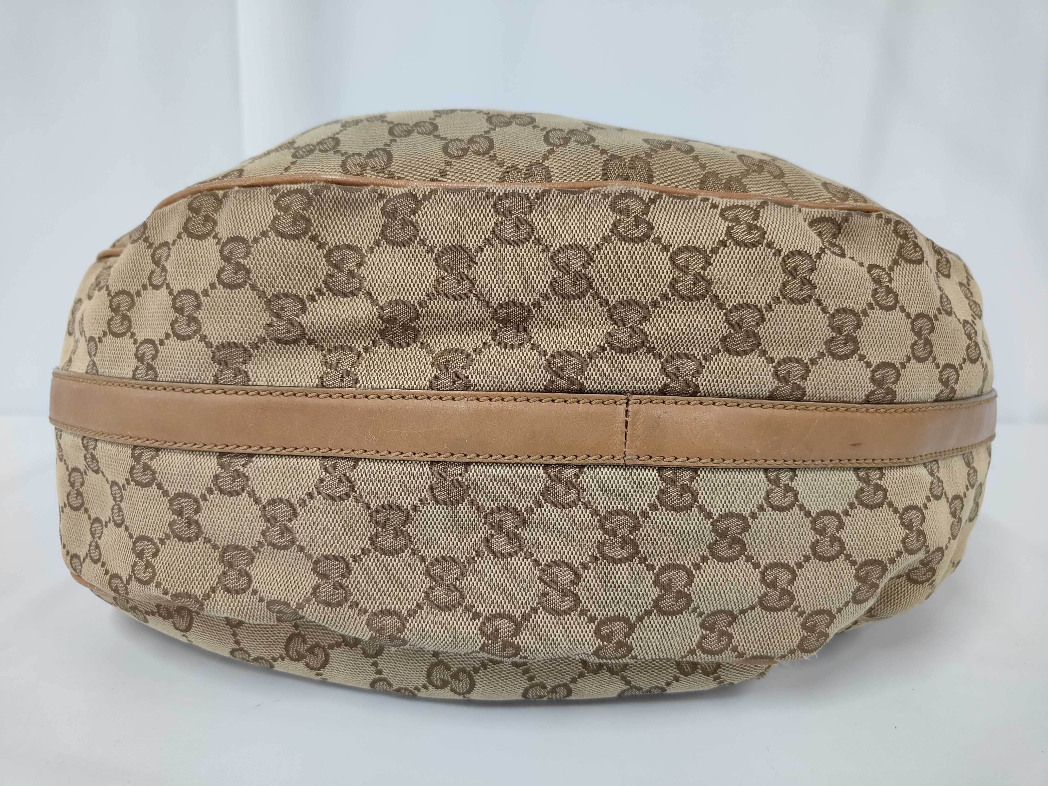 GG Canvas Shoulder Bag — view 7