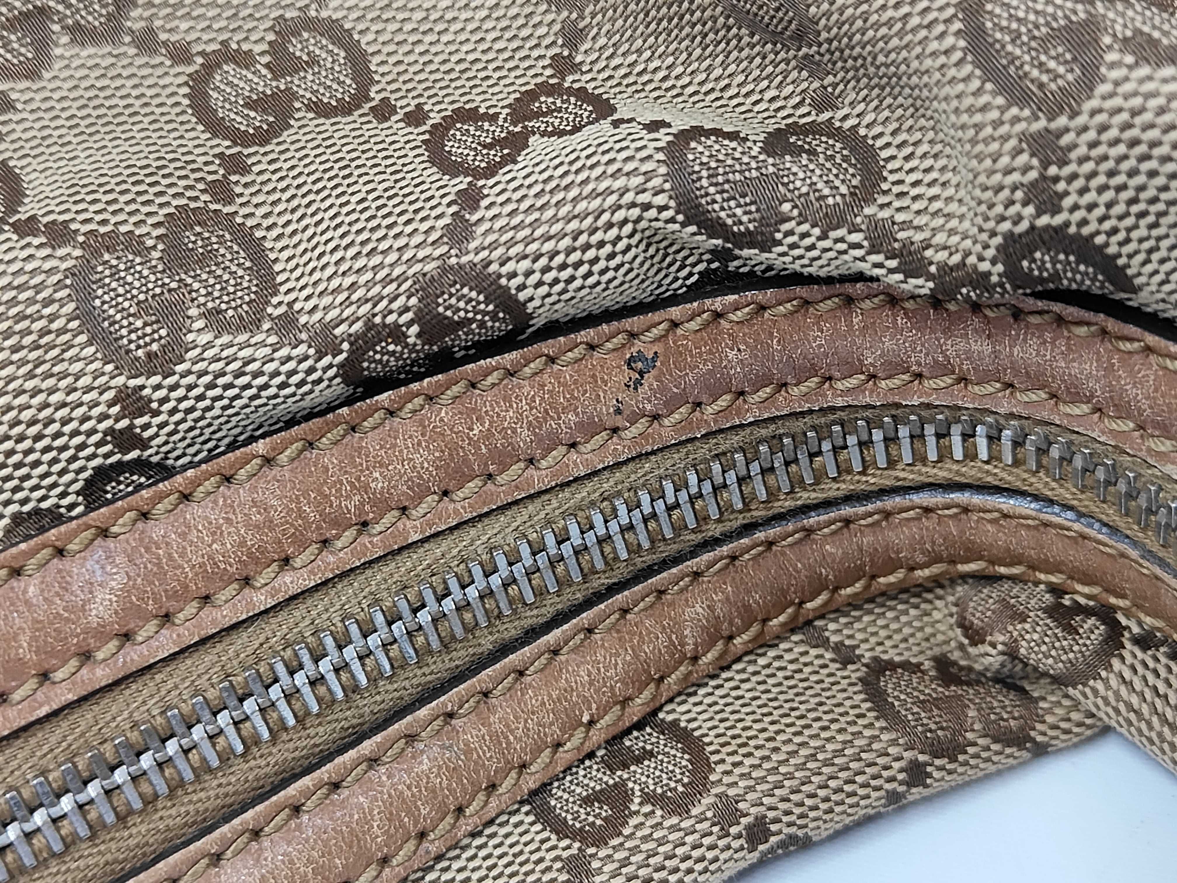 GG Canvas Shoulder Bag — view 8