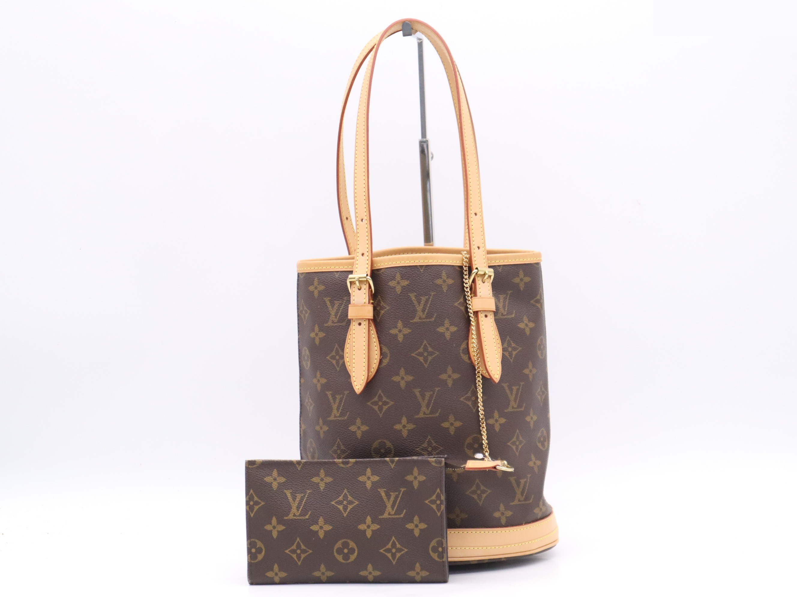 Bucket PM with pouch