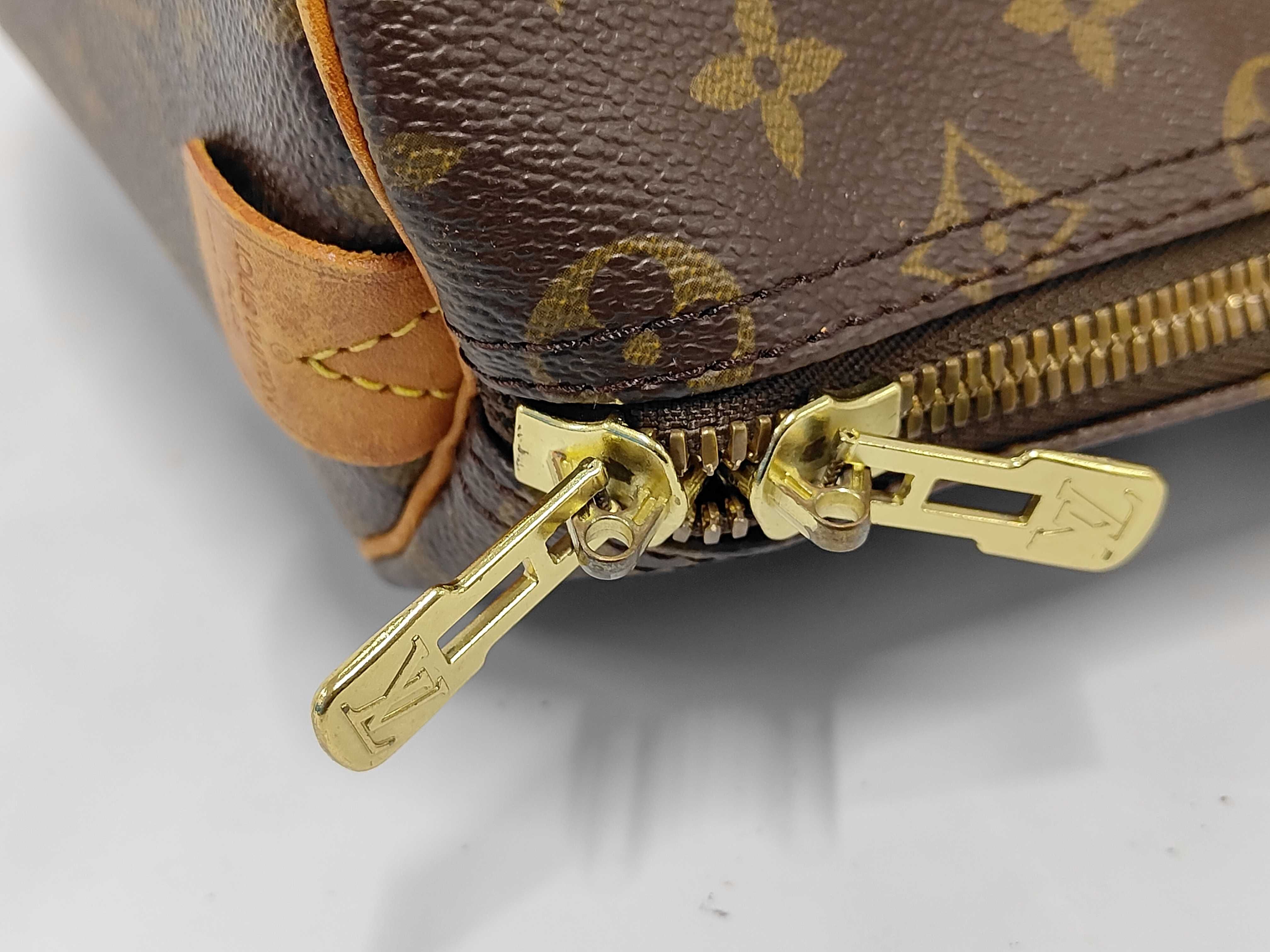 LV bag — view 9