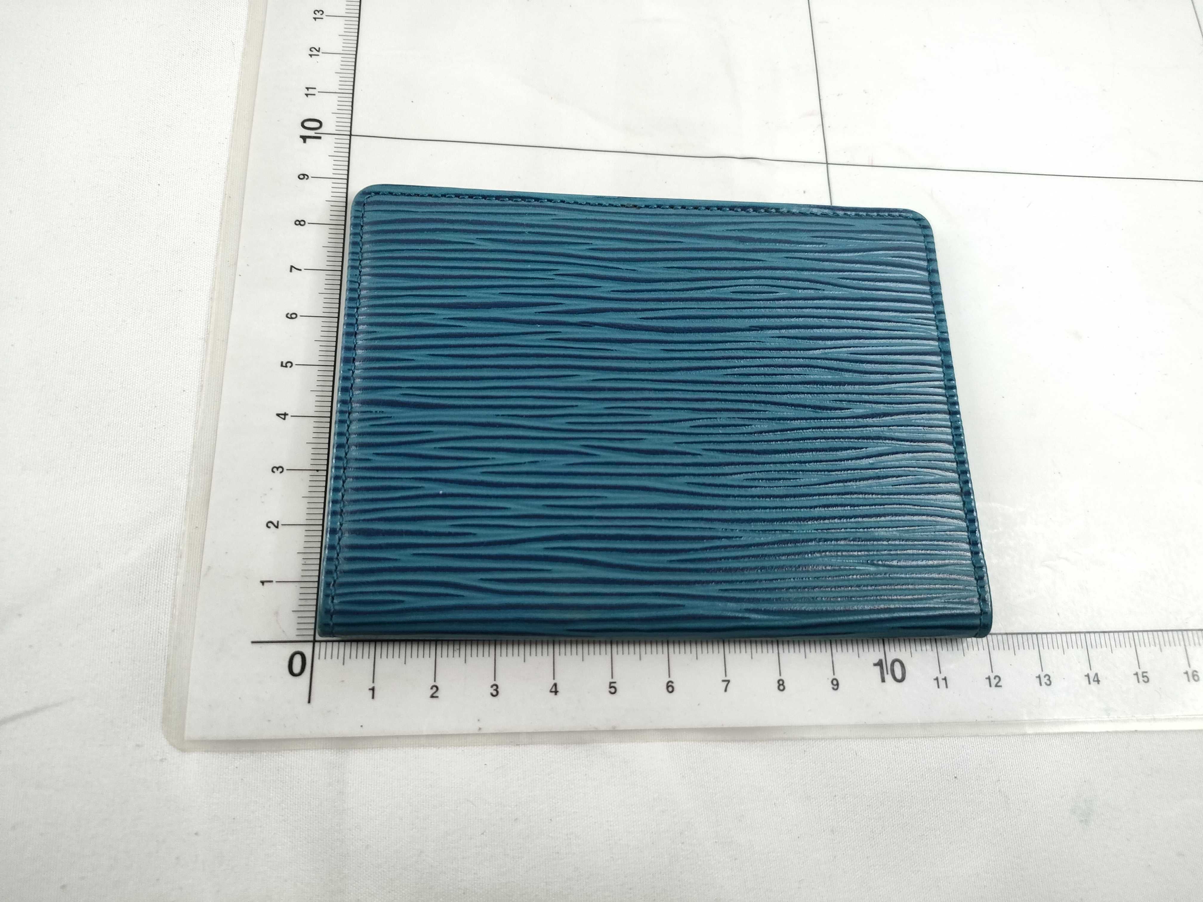 Epi Louis Vuitton Porte 2 Cartes Vertical M6320G SP1905 Epi Blue Card Case — view 2