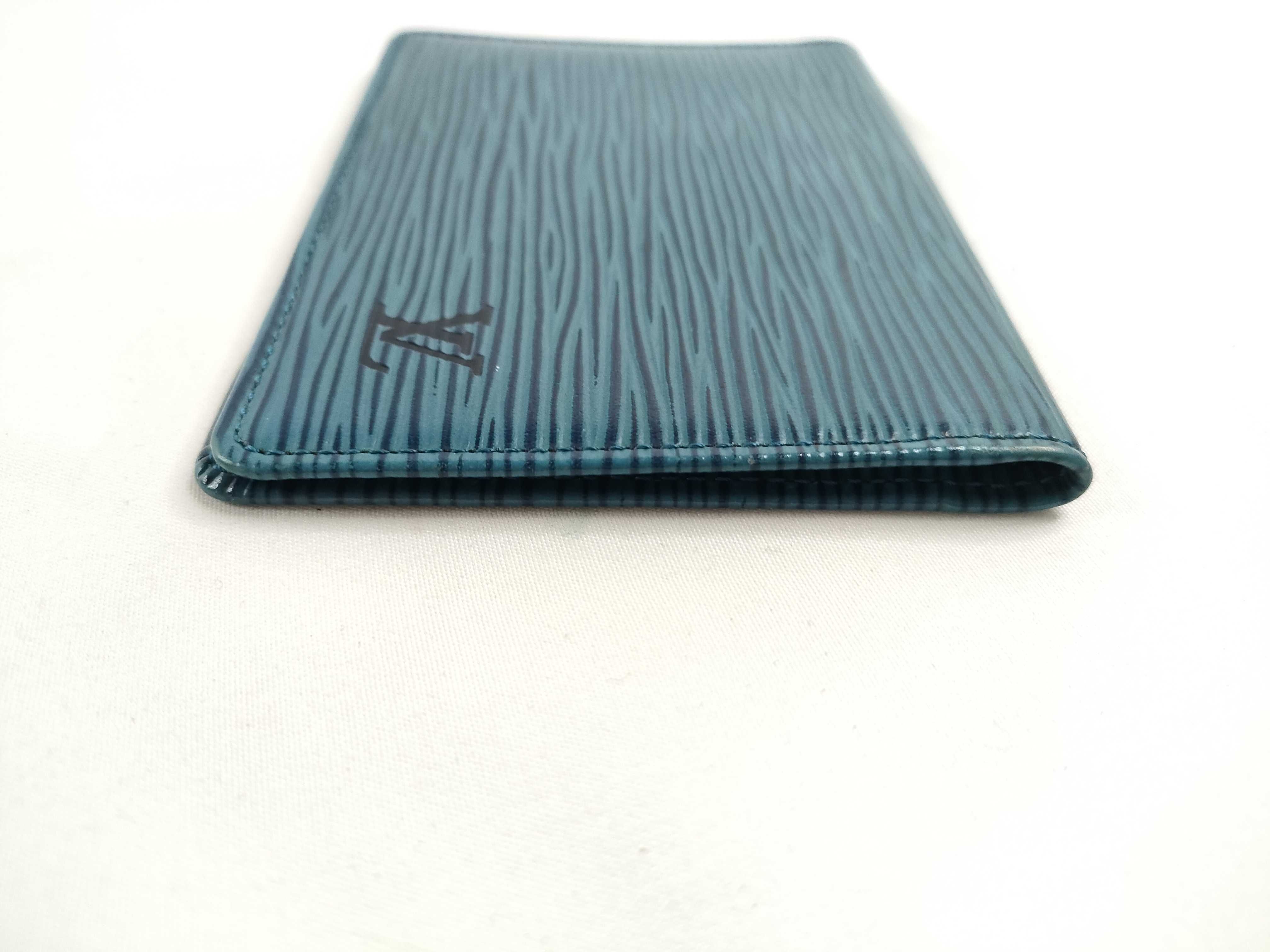 Epi Louis Vuitton Porte 2 Cartes Vertical M6320G SP1905 Epi Blue Card Case — view 5