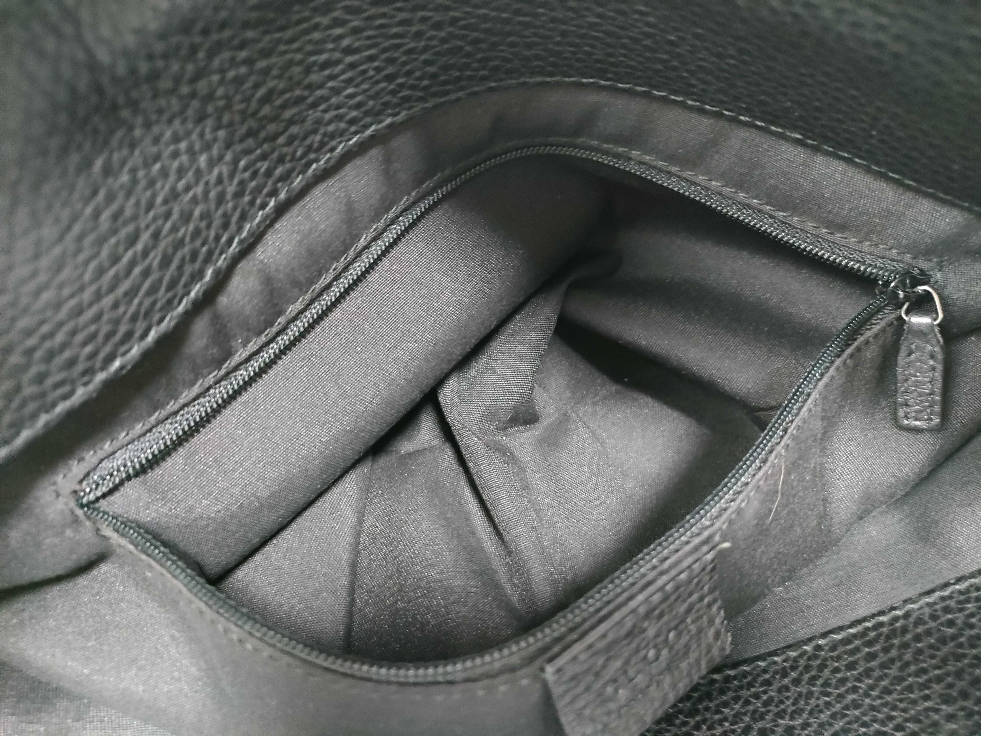 Black Leather D-Buckle Single-Shoulder Bag (Handbag) — view 15