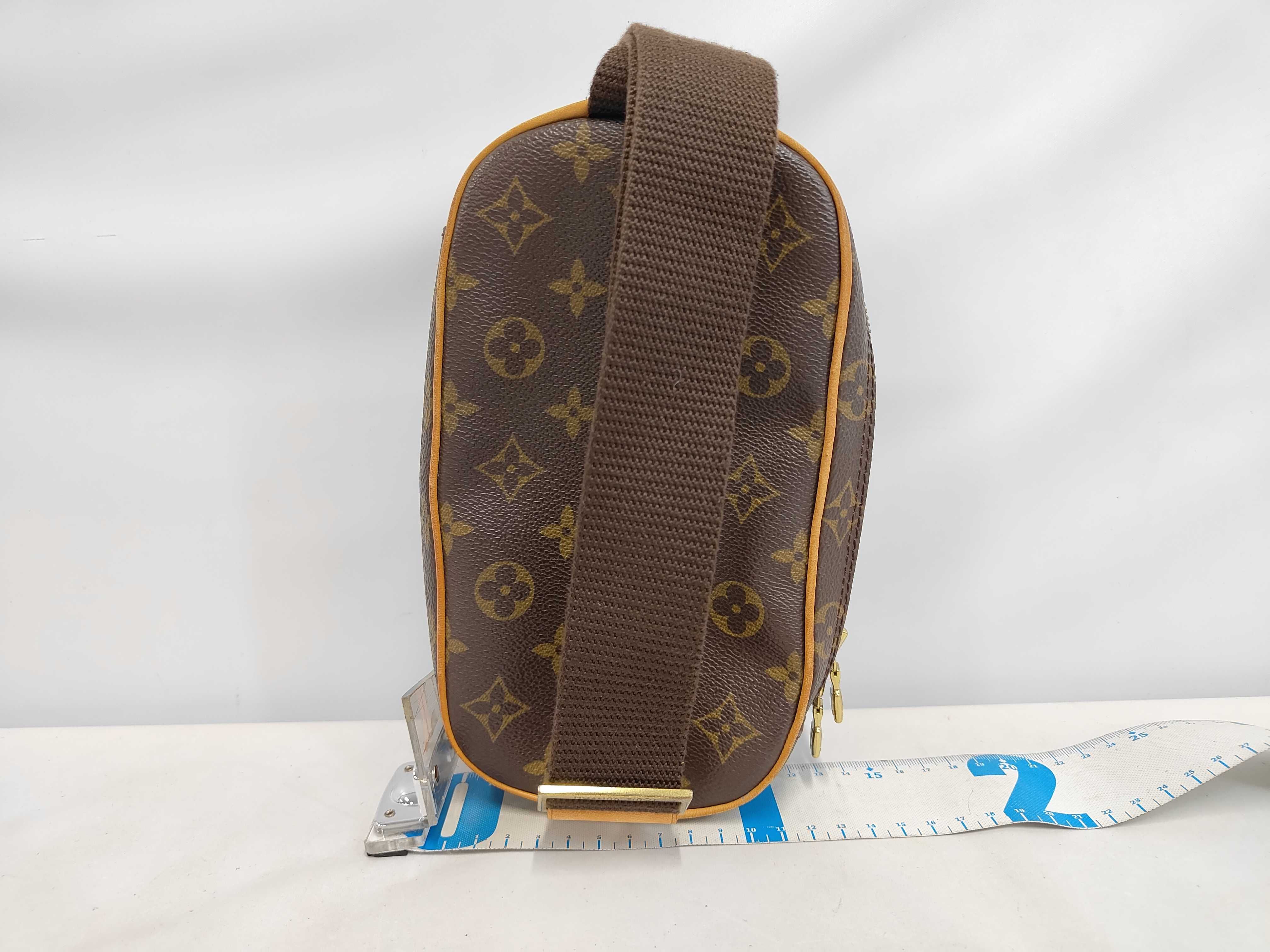 Monogram Pochette Gange CA0020 Shoulder Bag — view 2