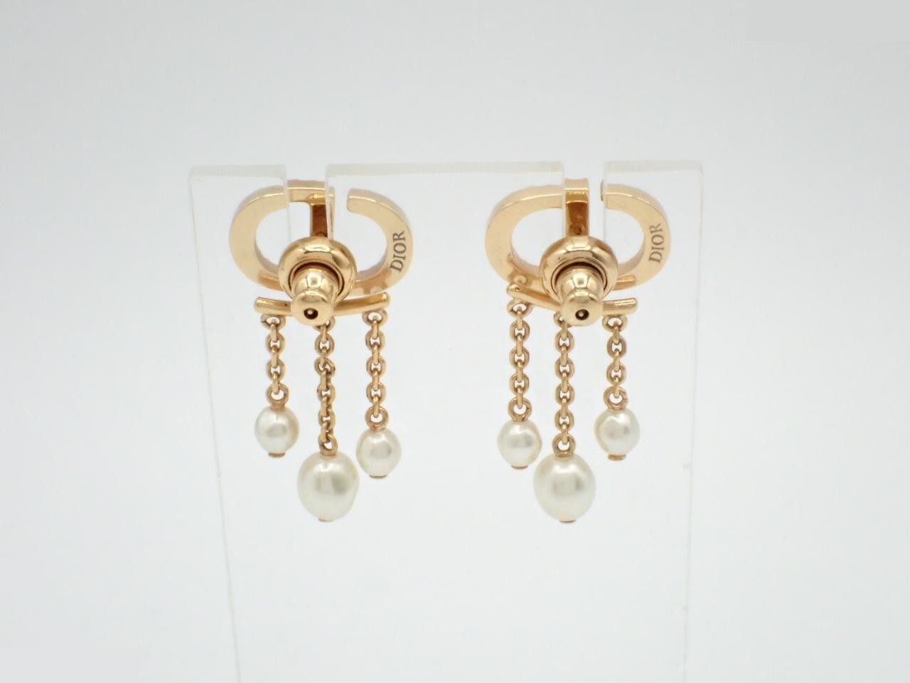Gold earrings — view 2