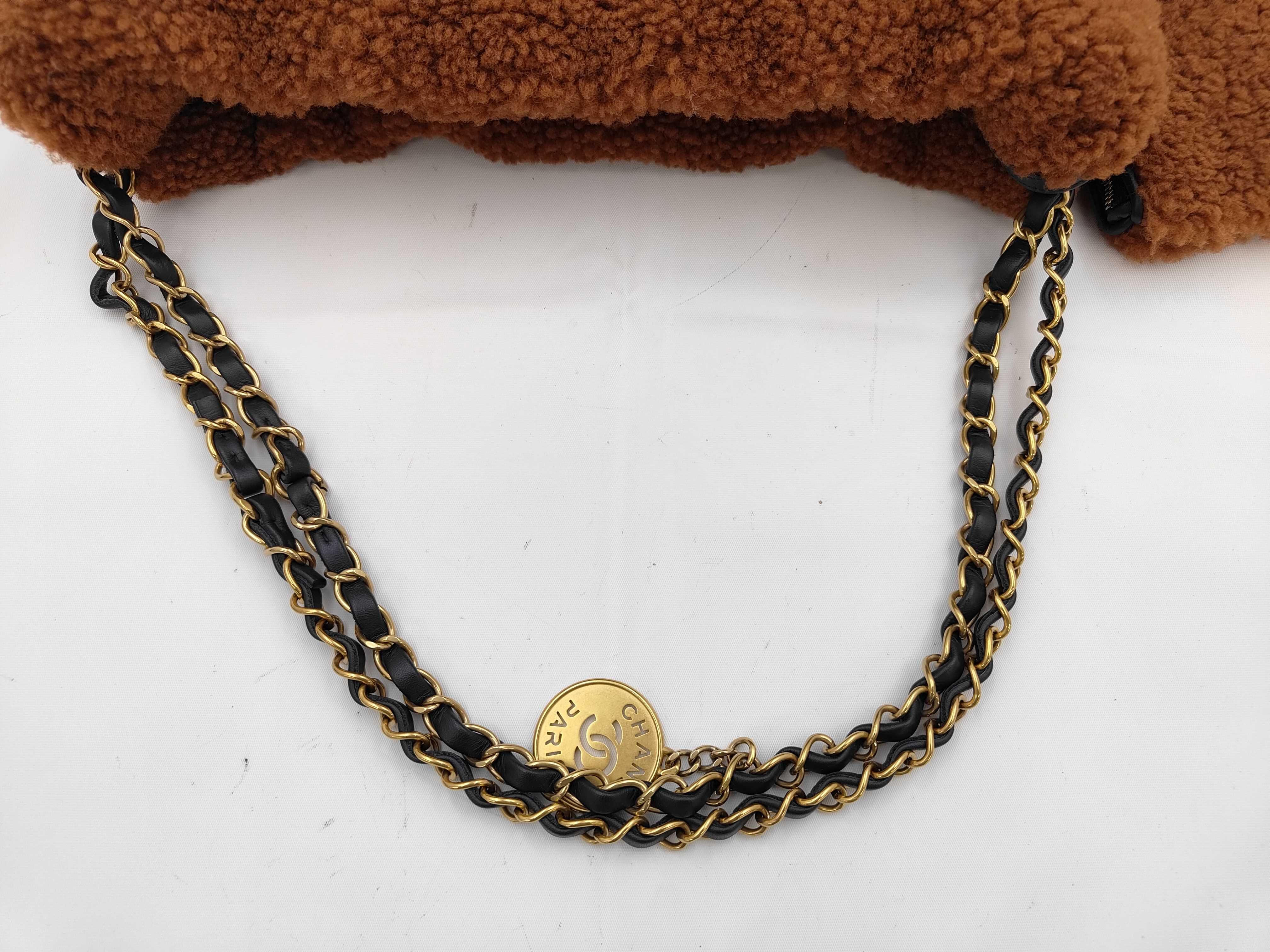 22 Matelassé Chain Bag with Fur, Black Shoulder Bag — view 3