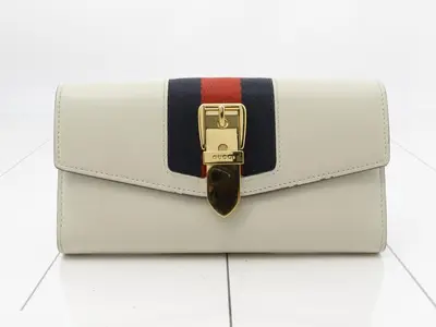 Bi-fold long wallet