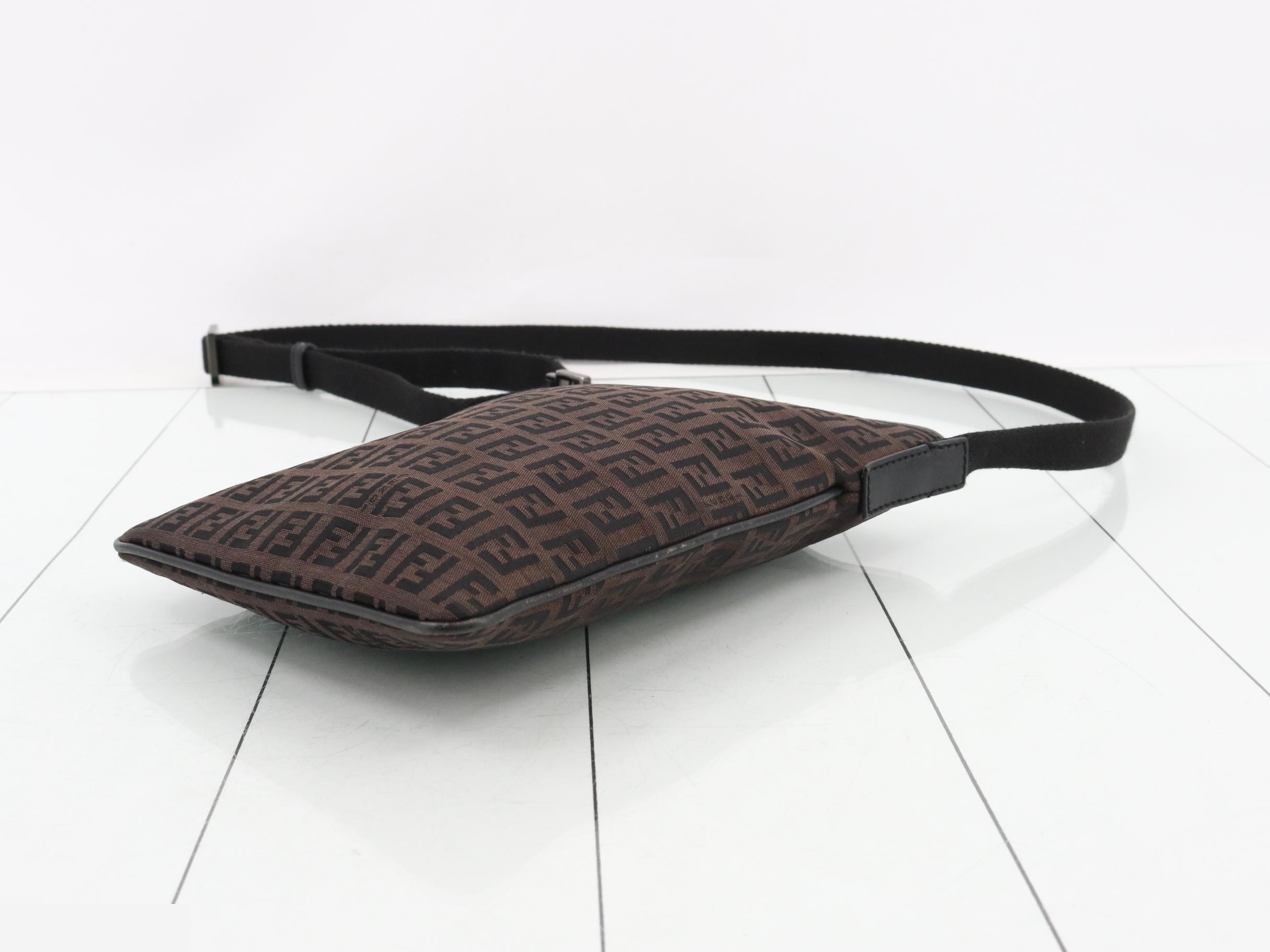 Zucchino Shoulder Bag — view 6