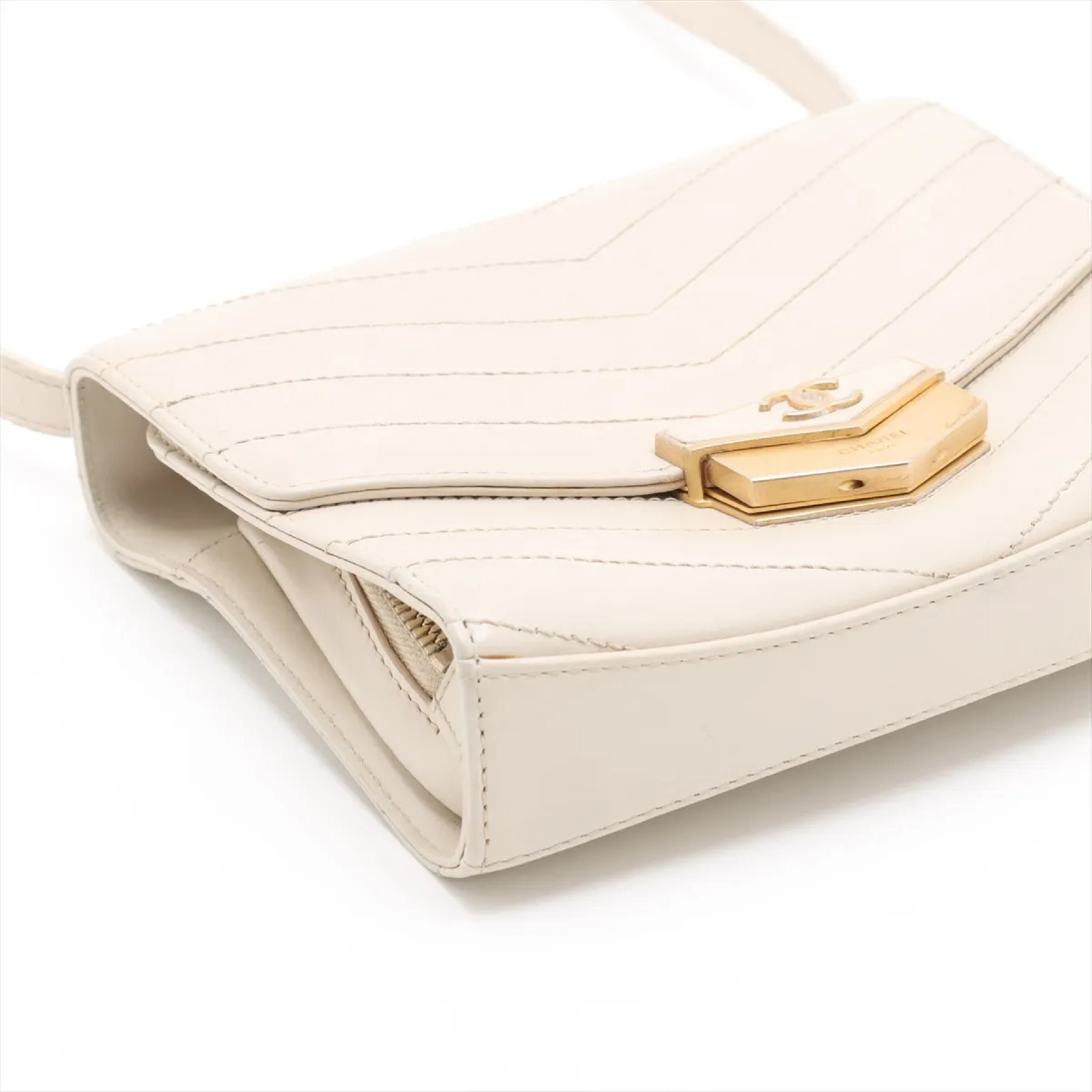 Chevron Leather Chain Shoulder Bag V-Stitch Shoulder Bag — view 5