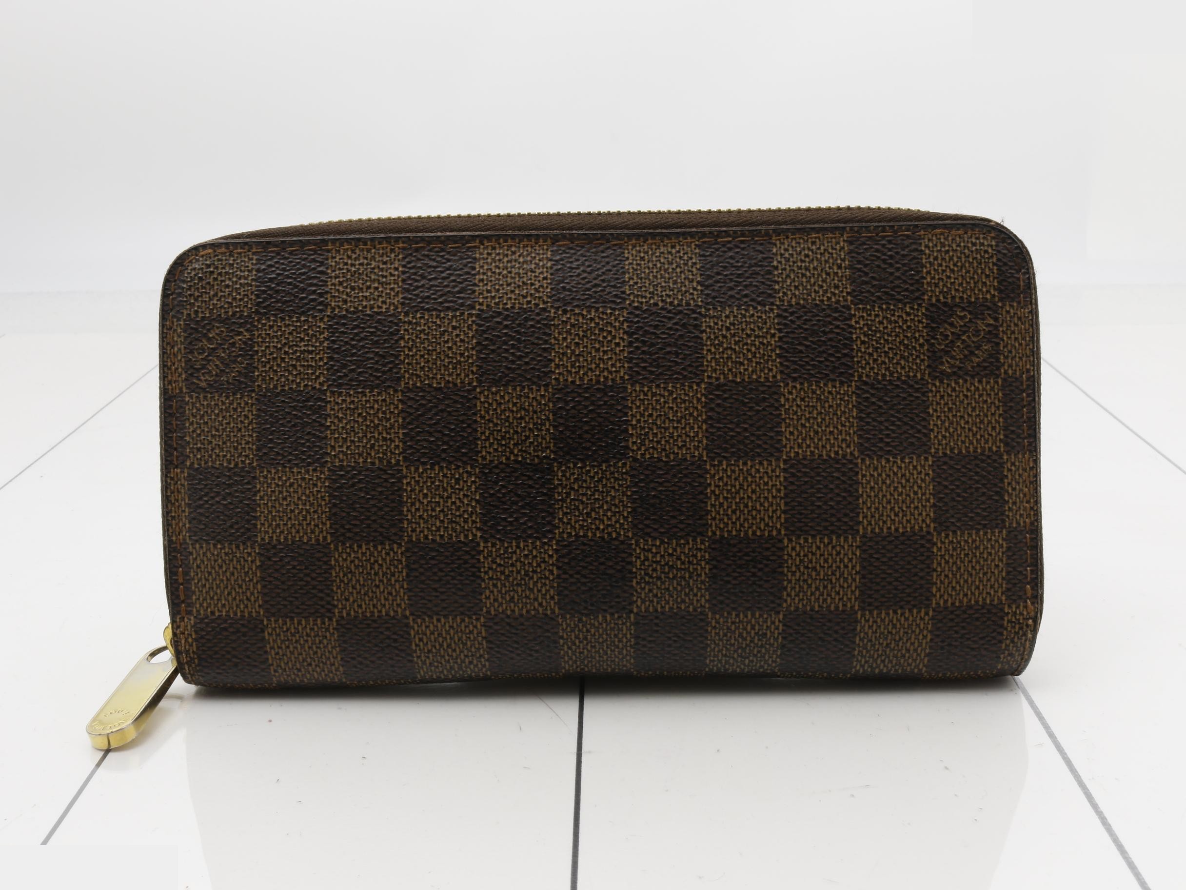 Damier Round Zipper Zippy Wallet N60015