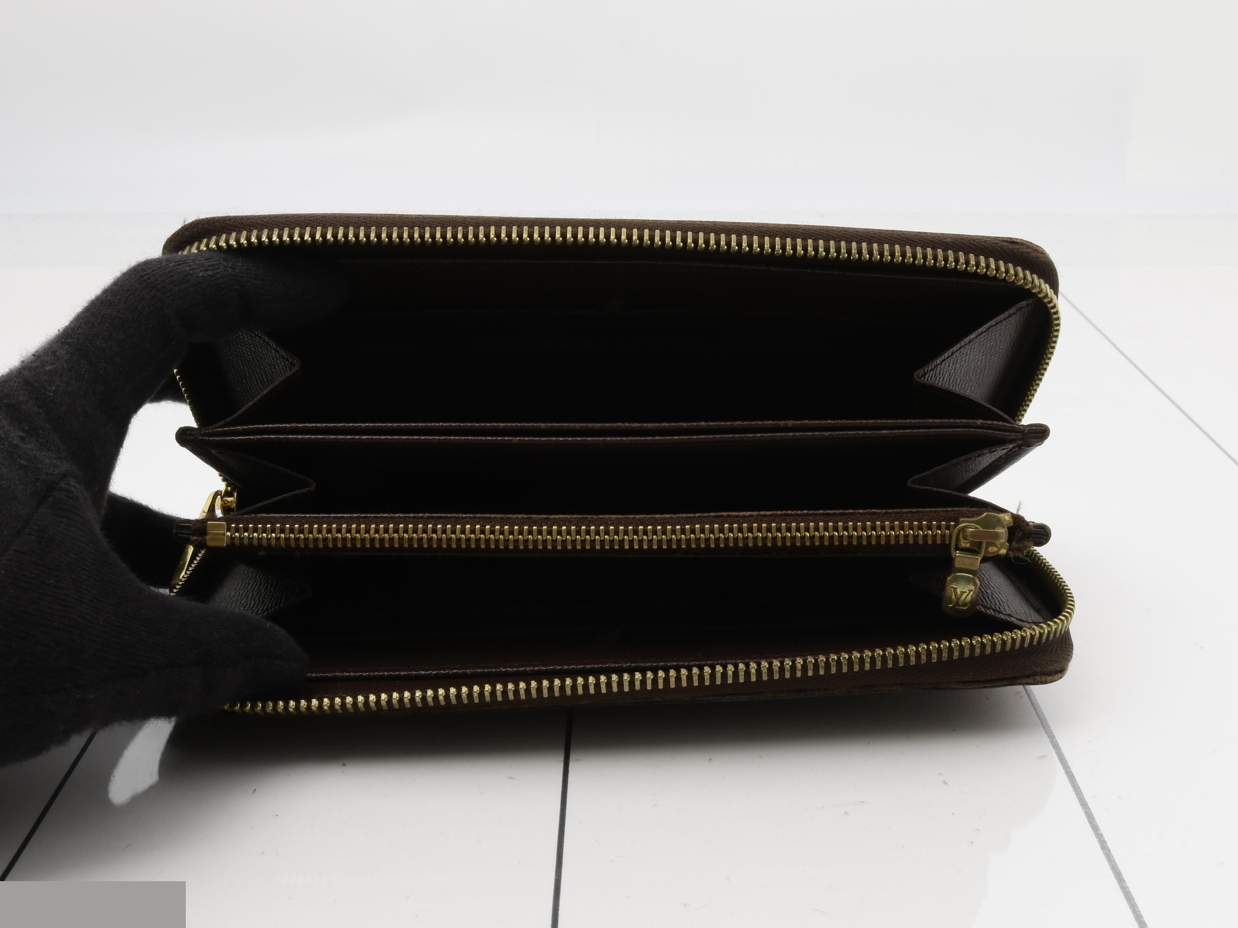 Damier Round Zipper Zippy Wallet N60015 — view 4
