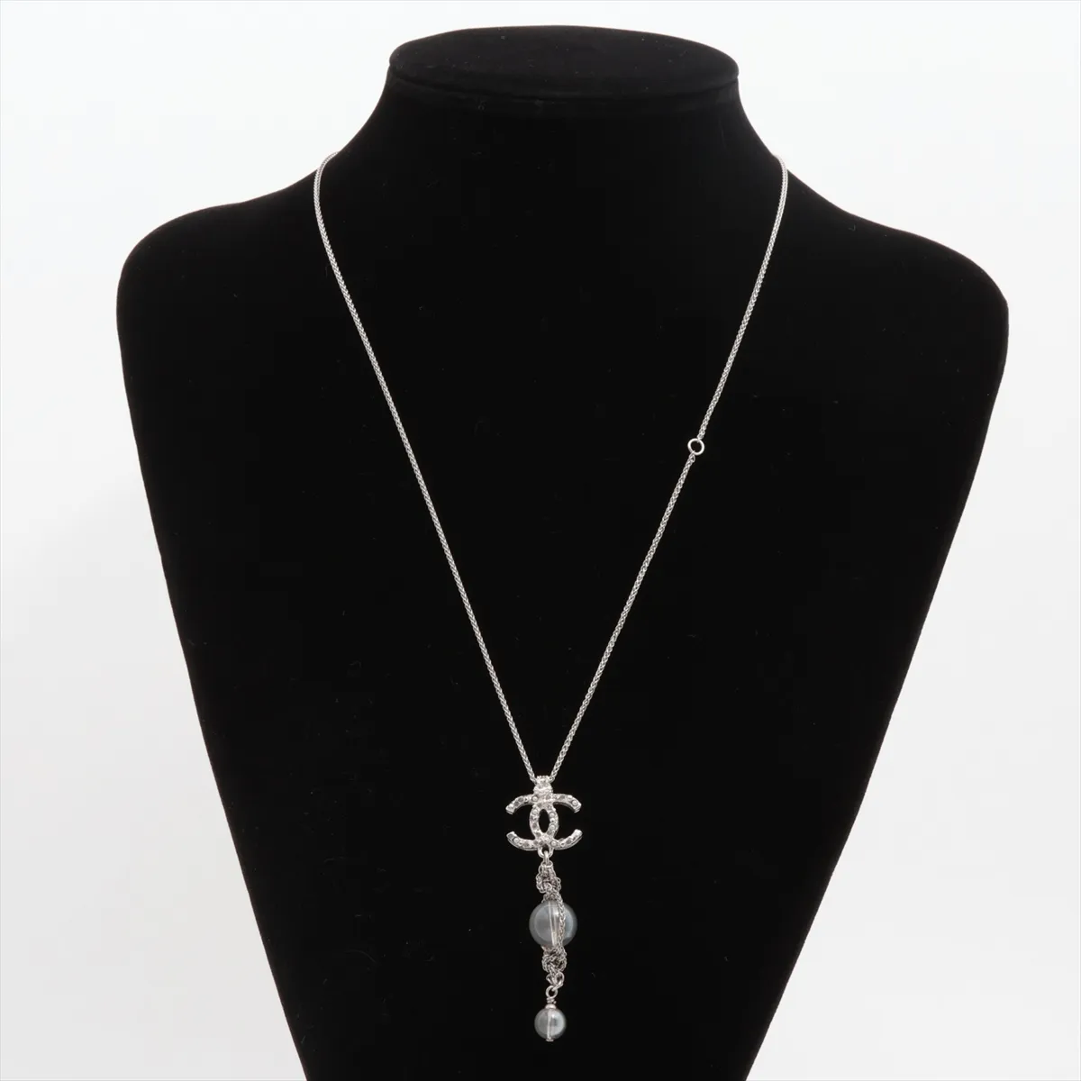 Coco Mark A18A Necklace, GP x Rhinestone x Faux Pearl, Silver. Shows — view 5