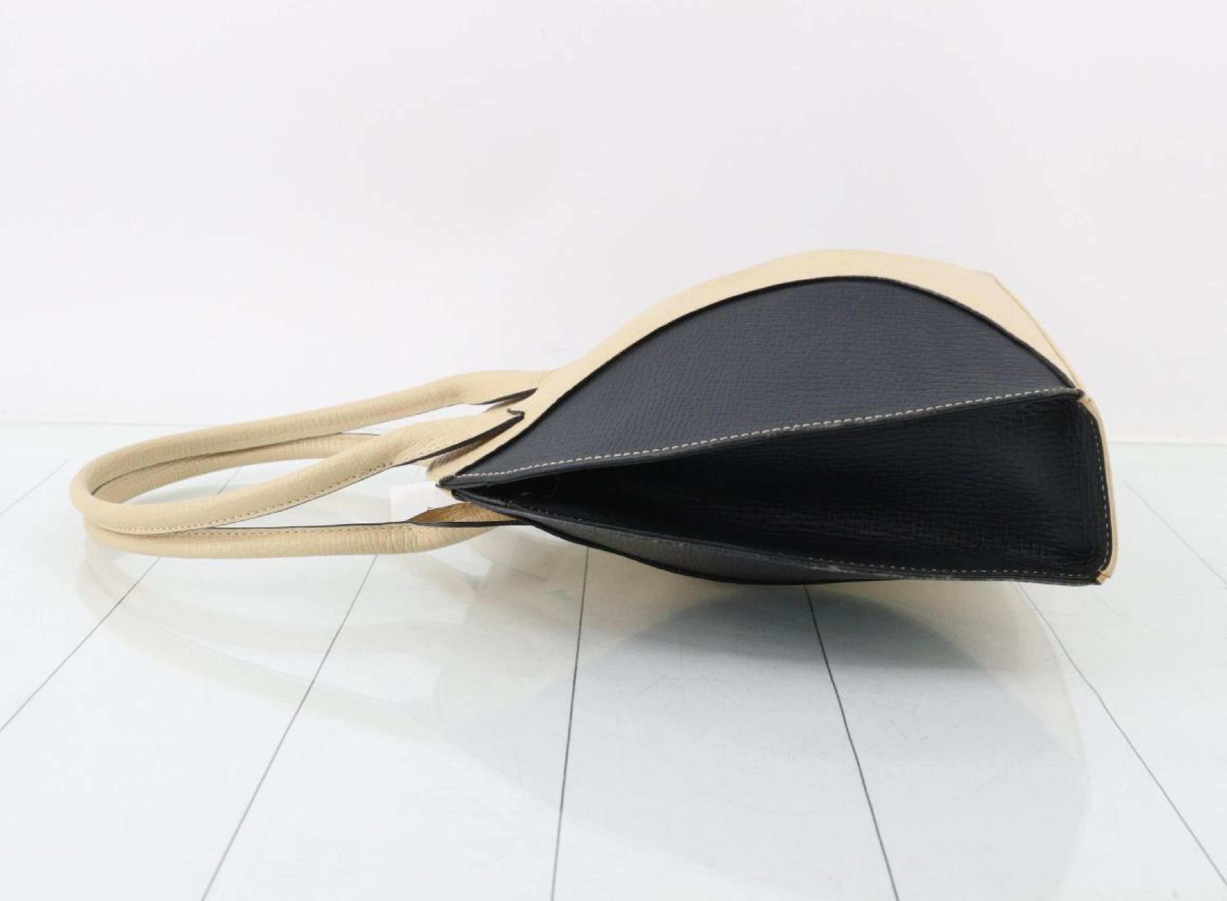 leather handbag — view 3
