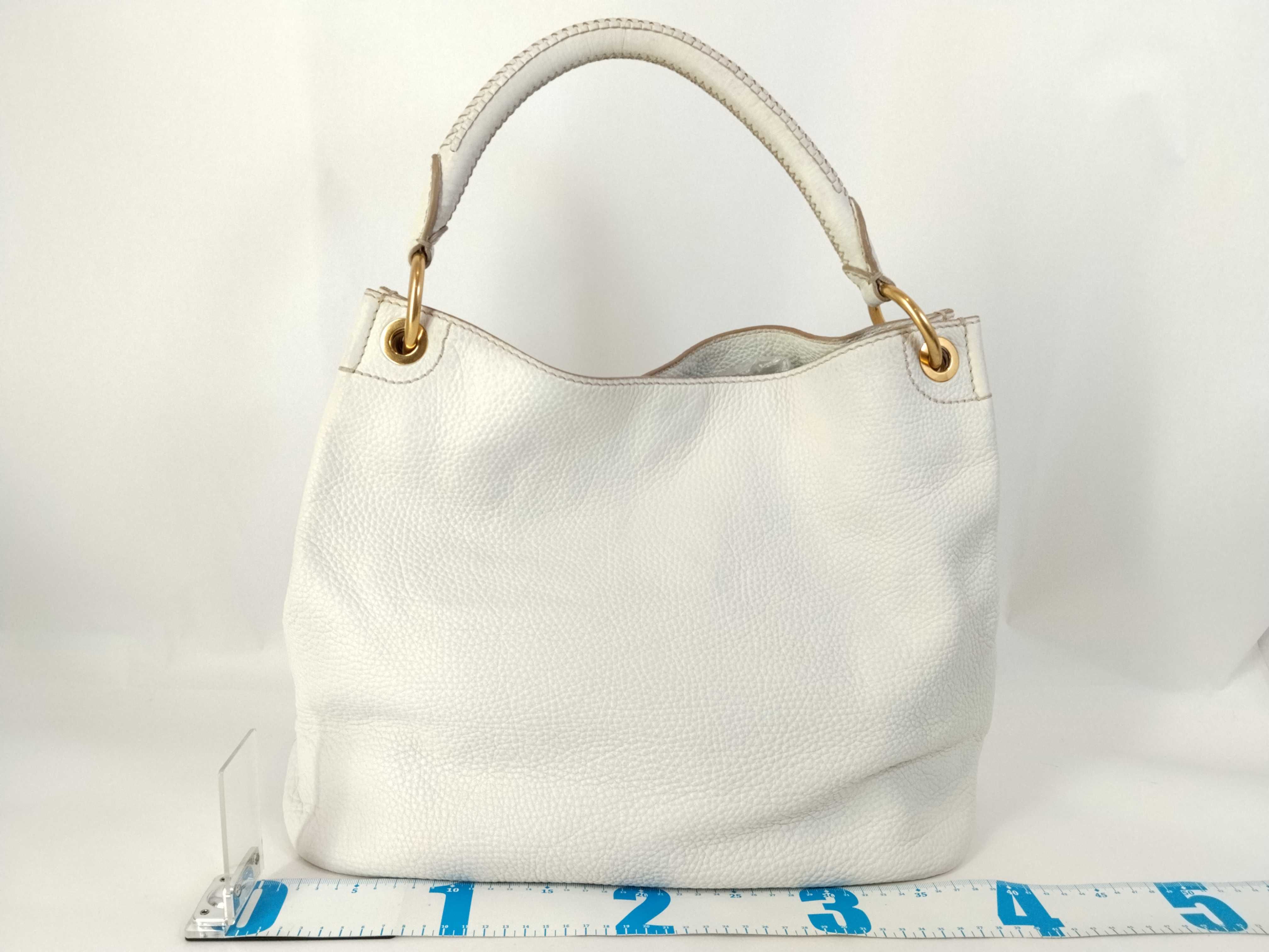Vitello Daino Hobo Shoulder Bag — view 2