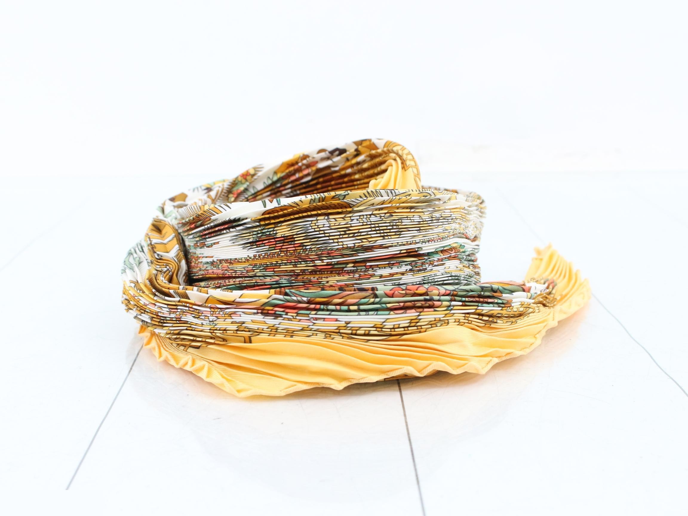 Calfskin pleats
