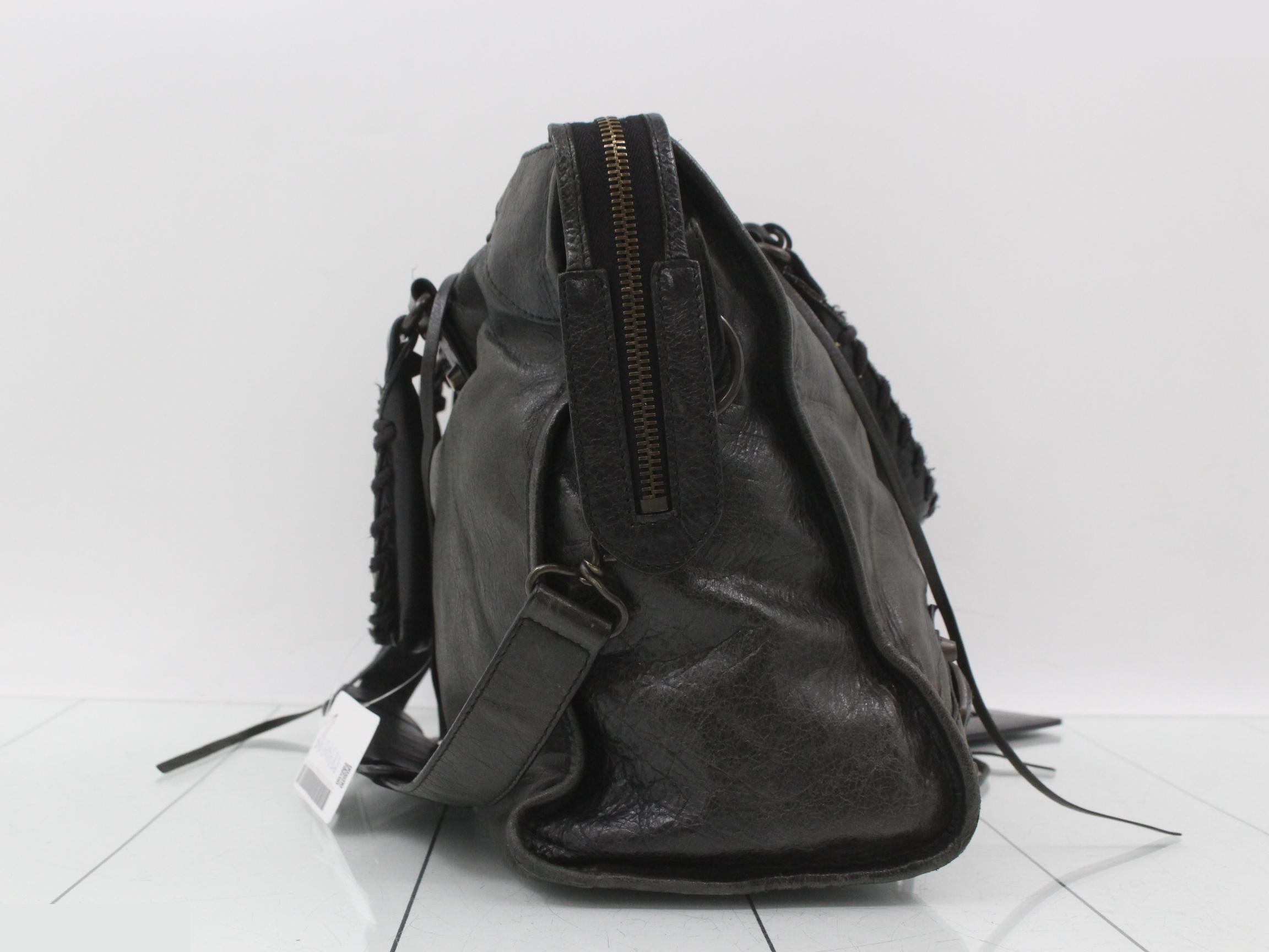 The City Handbag 2-Way Shoulder Bag — view 4