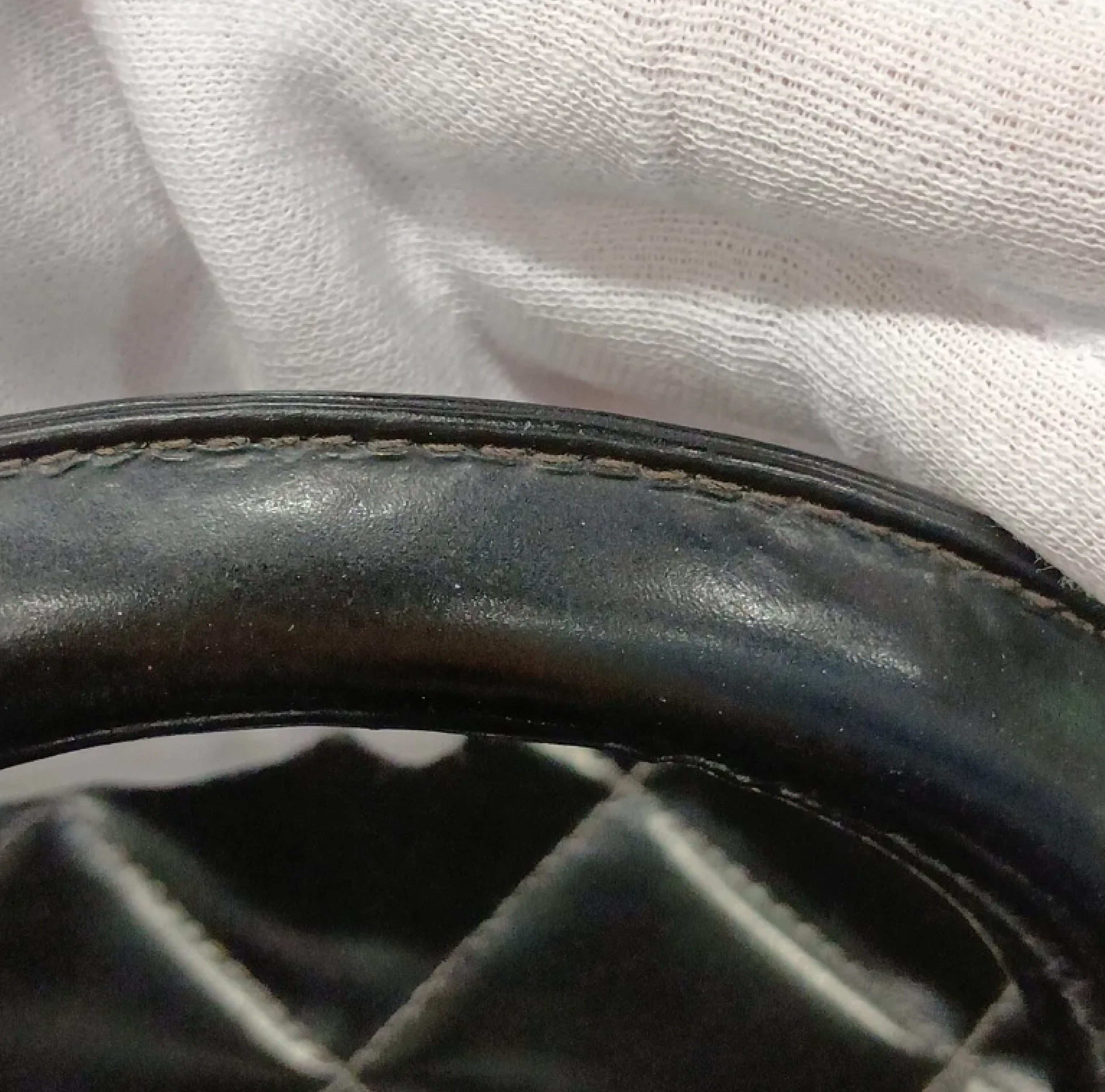 Matelassé Patent Leather Vanity Bag (with seal, serial number 4) — view 10