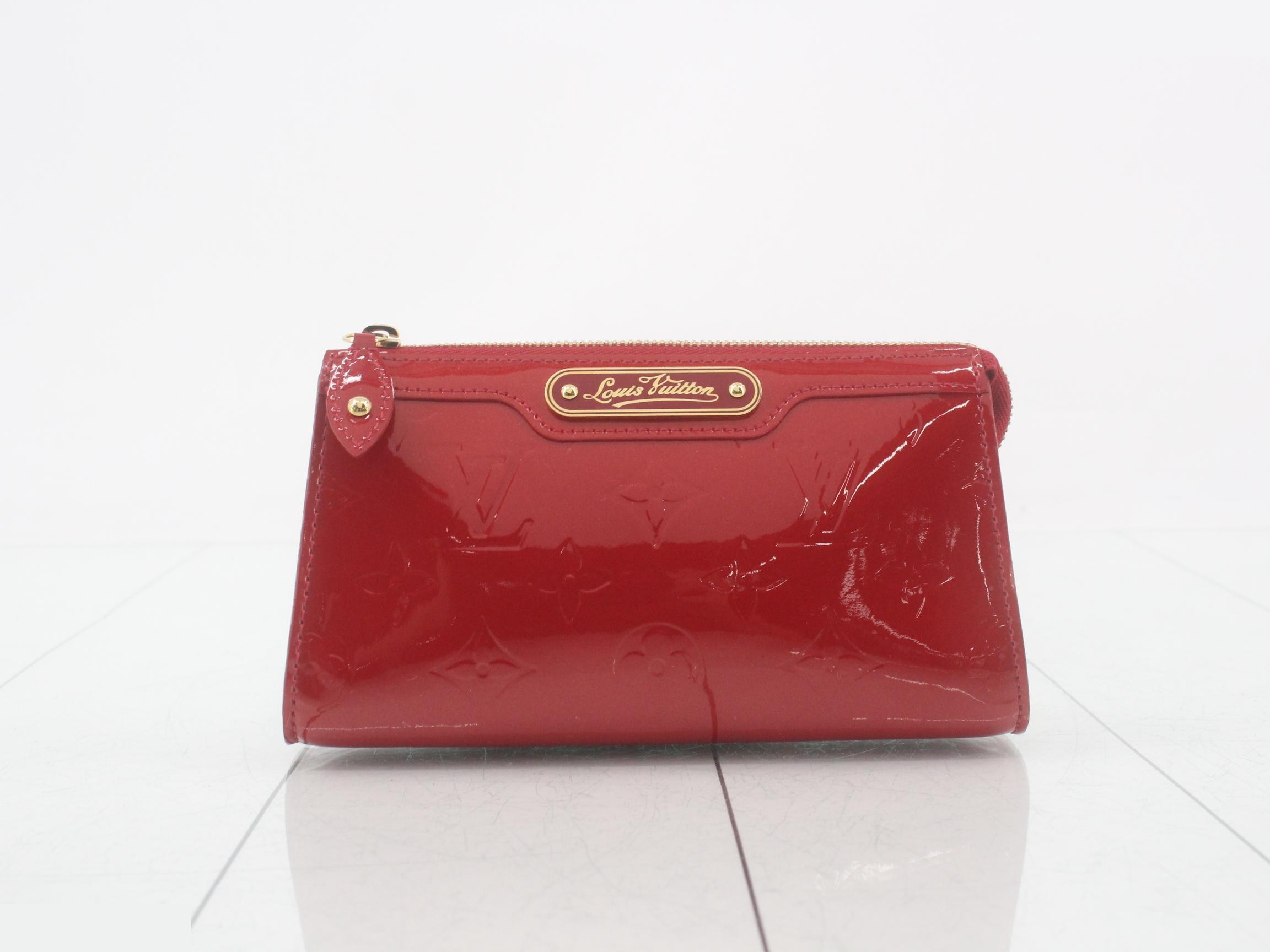 Makeup pouch
