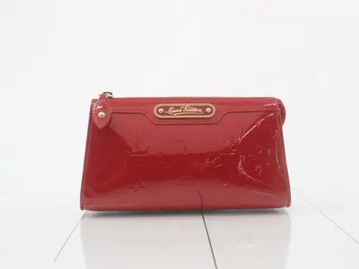 Makeup pouch