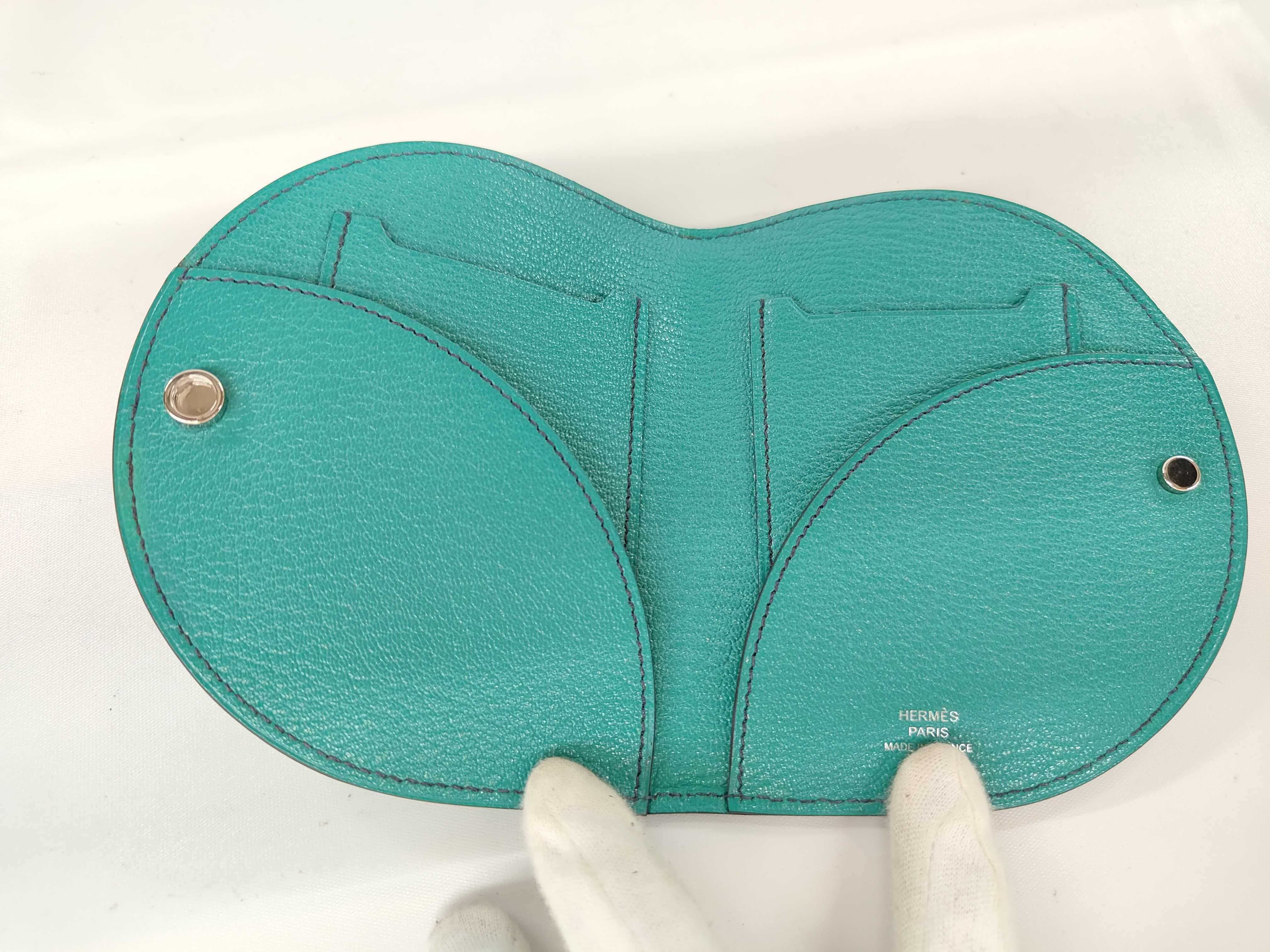 Green Calfskin In-the-Loop Key Case/Keychain (D Stamp) — view 3