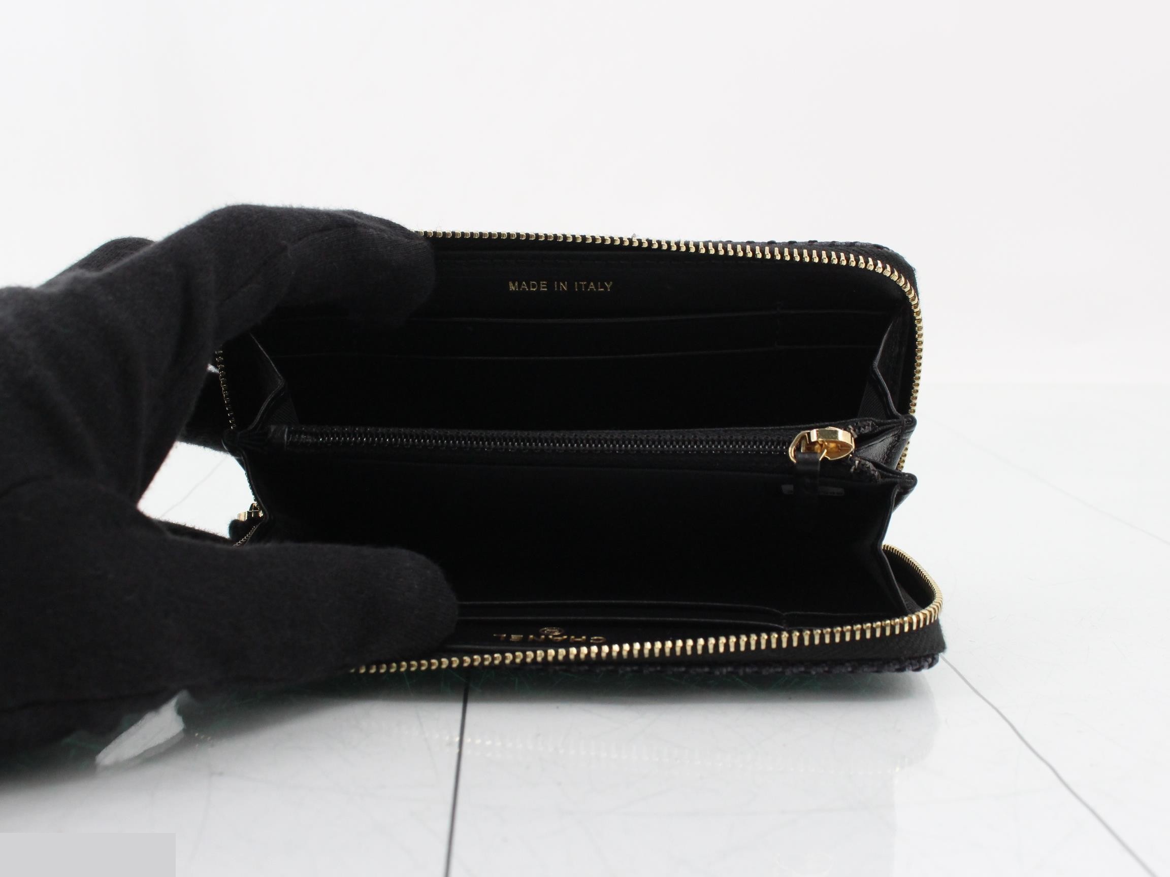 Deauville Medium Wallet, Straw, Navy, Serial Number 30s, Includes Box, Dust Bag, etc. — view 4