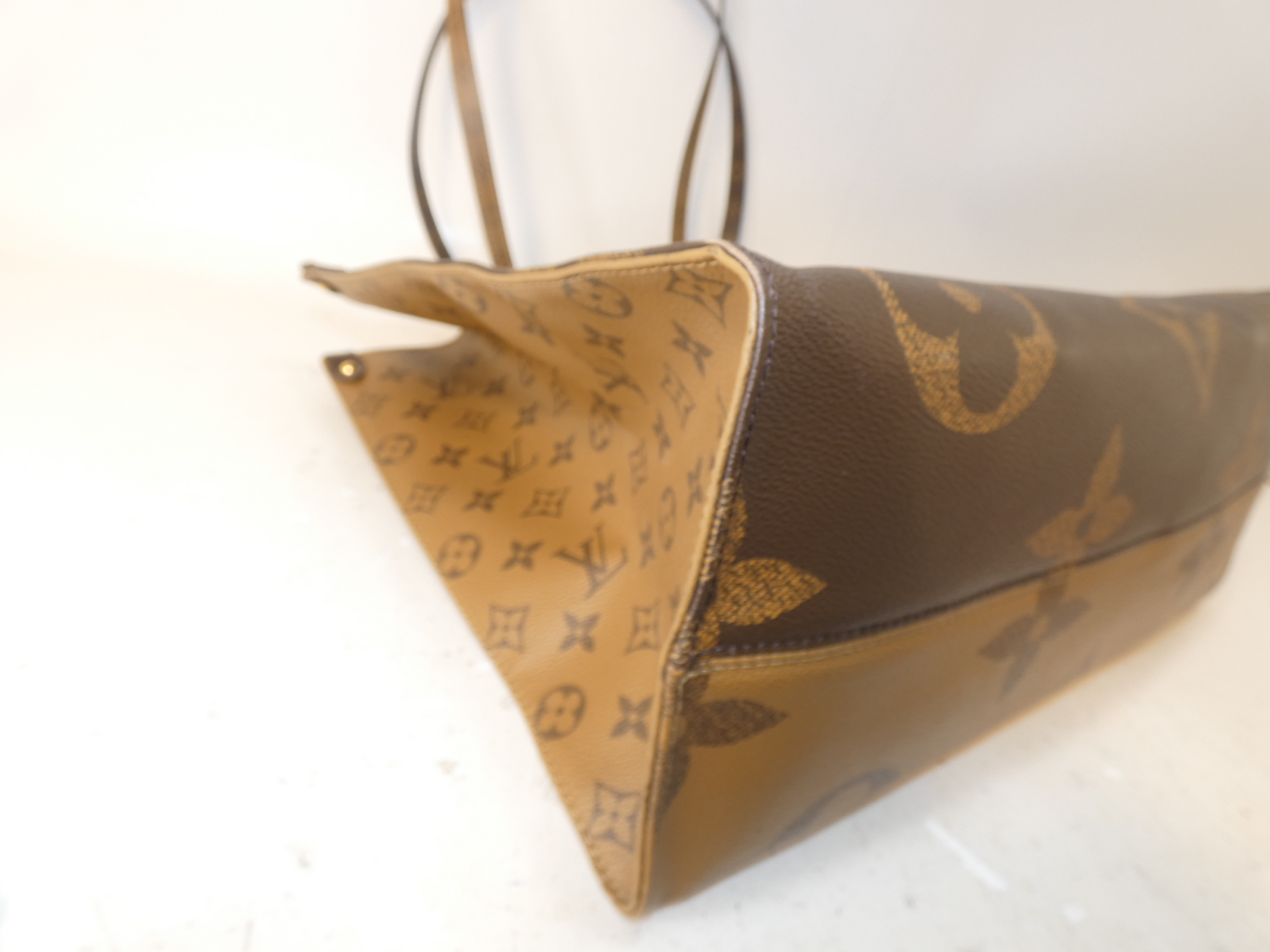OnTheGo GM Monogram Giant Reverse Hand Shoulder Handbag — view 7