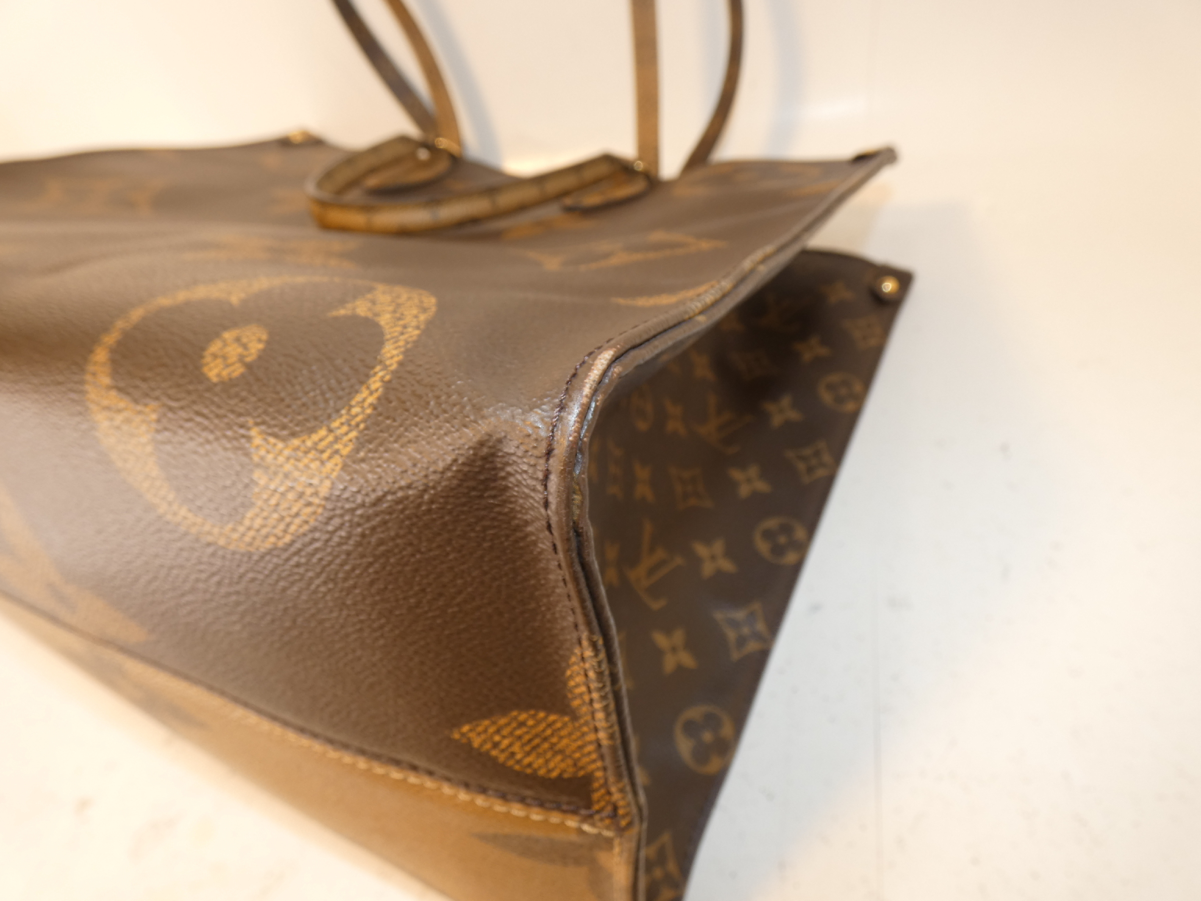 OnTheGo GM Monogram Giant Reverse Hand Shoulder Handbag — view 8