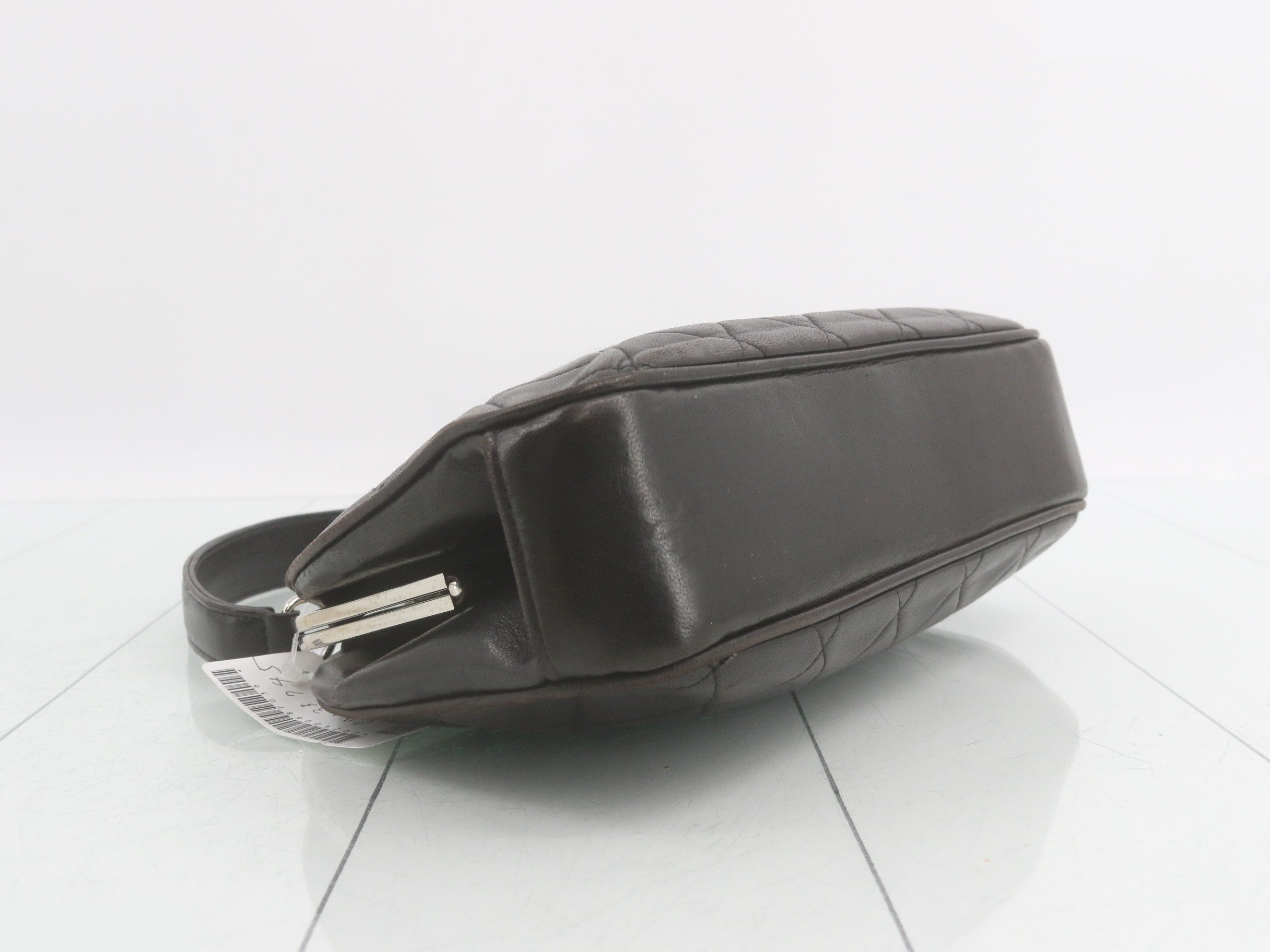 Matelassé coin purse handbag, one handle, black — view 5