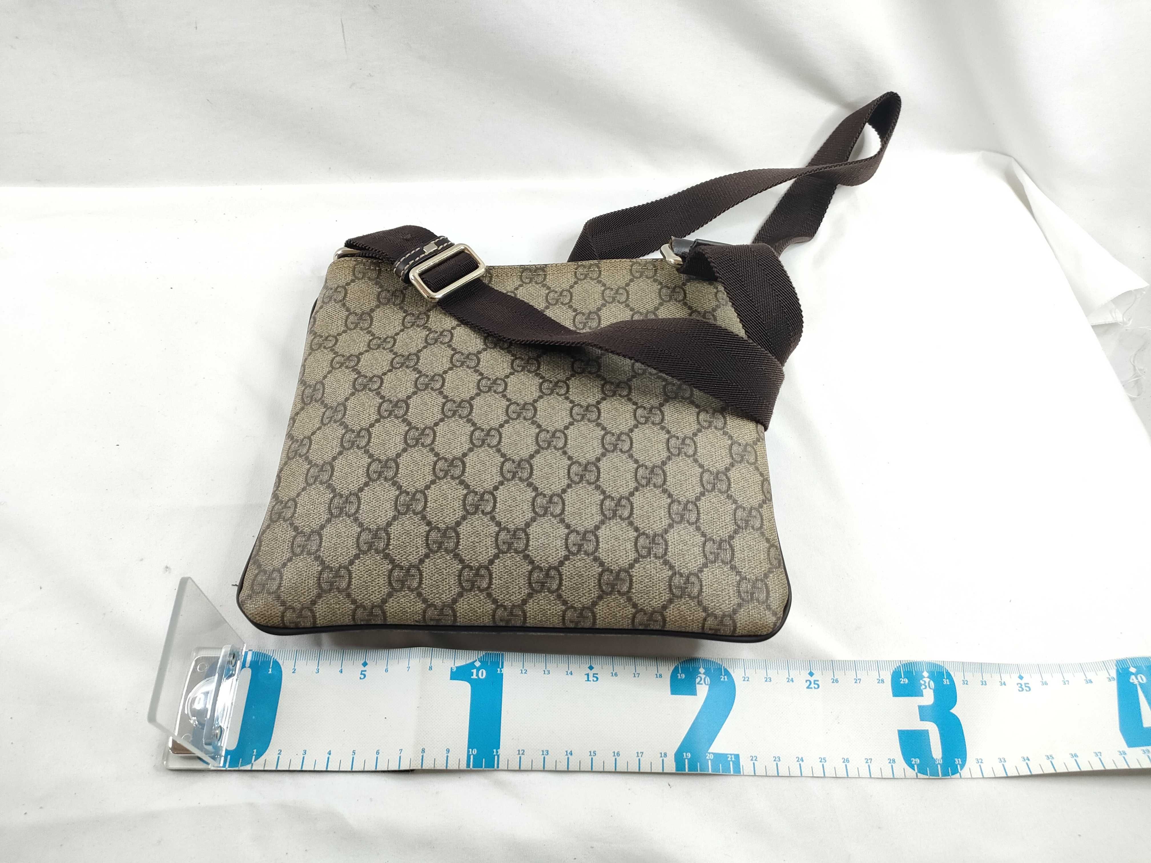 GG Supreme 201538 Shoulder Bag — view 2