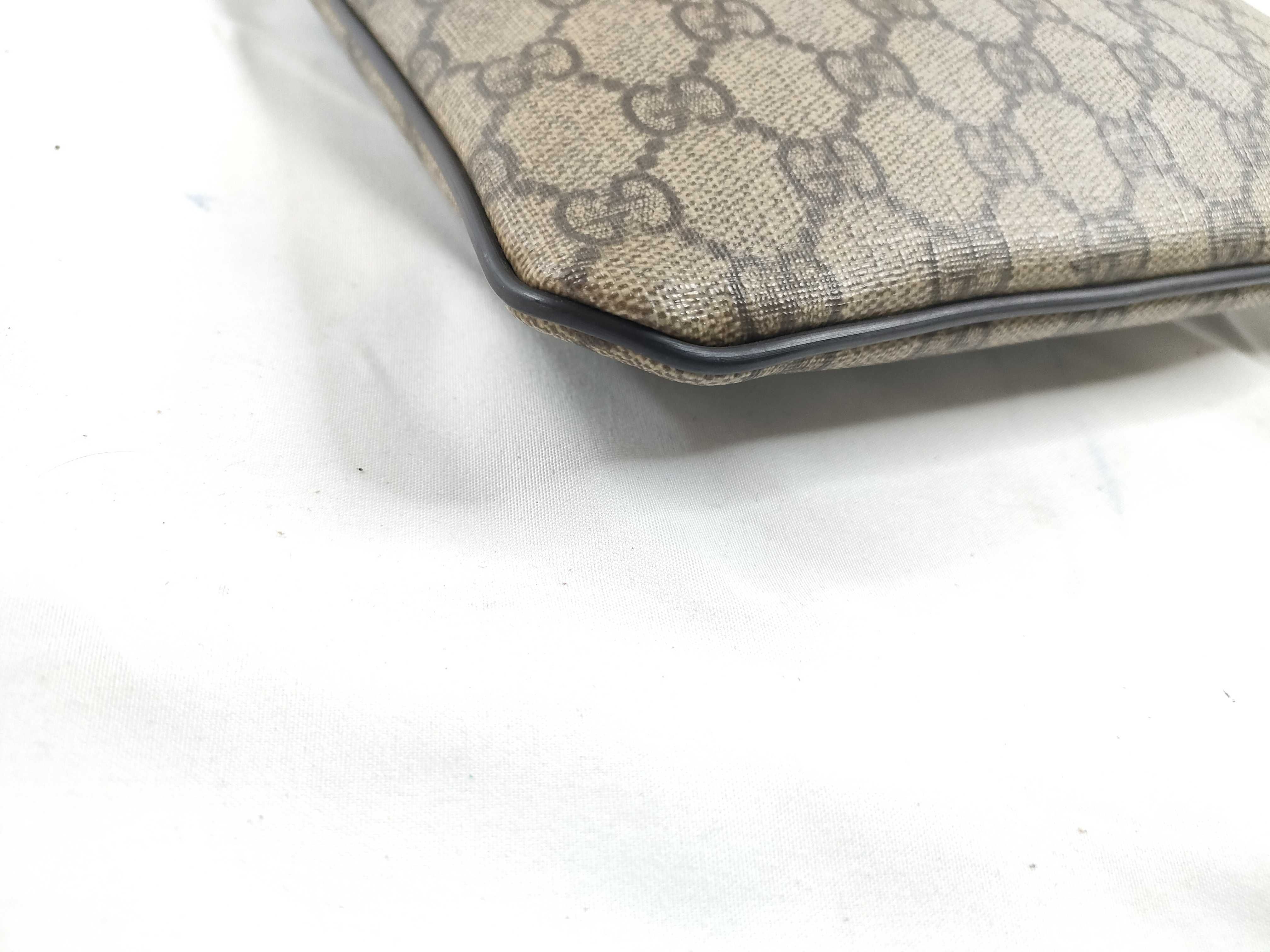 GG Supreme 201538 Shoulder Bag — view 3