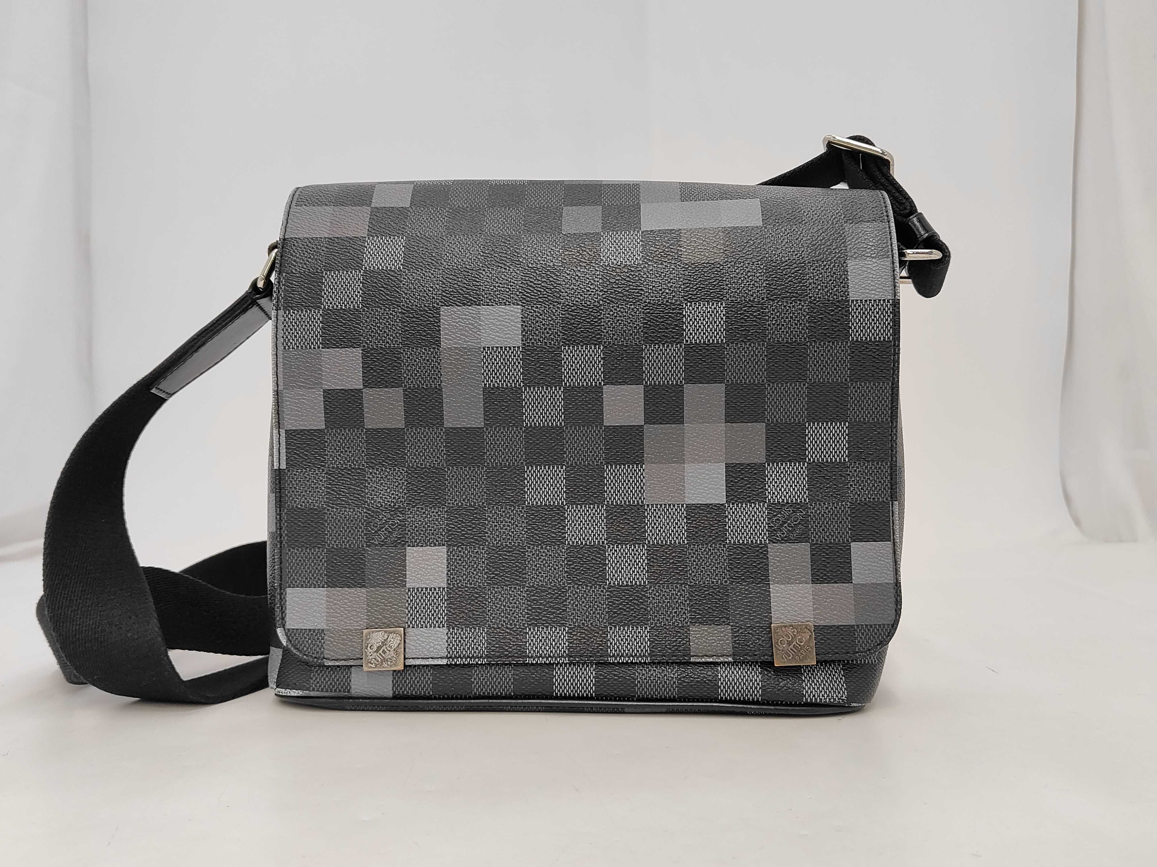 Damier Graphite Pixel District PM N40072 GA2148 Shoulder Bag
