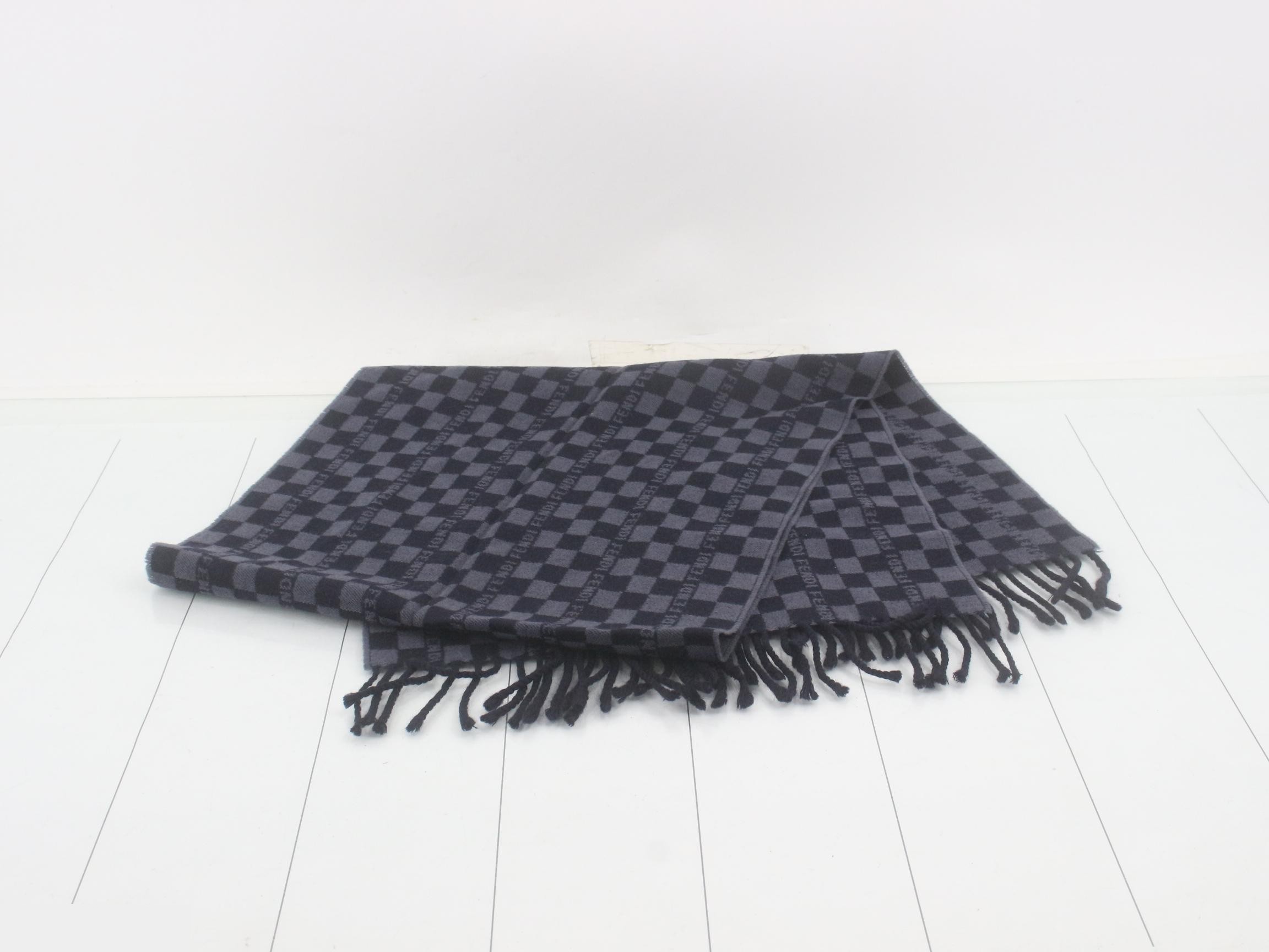 scarf, navy x gray — view 3