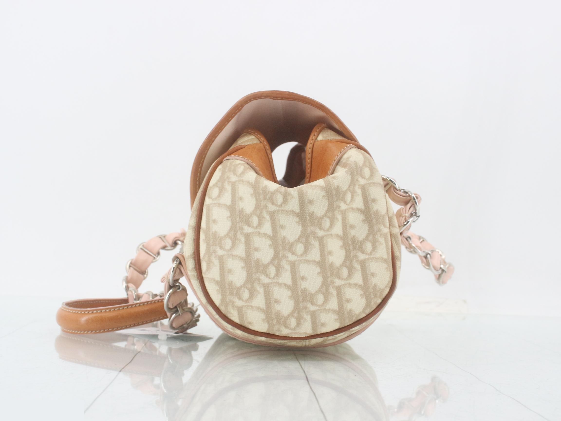 Romantic Trotter Chain Handbag — view 3