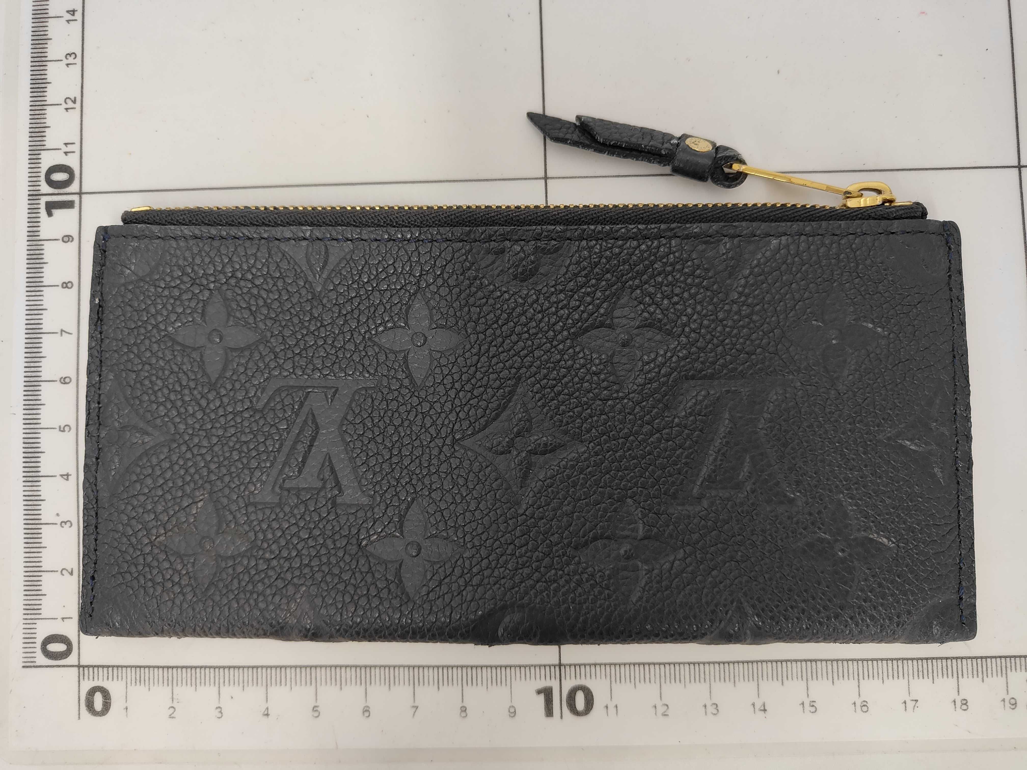 Case: Card Case — view 2