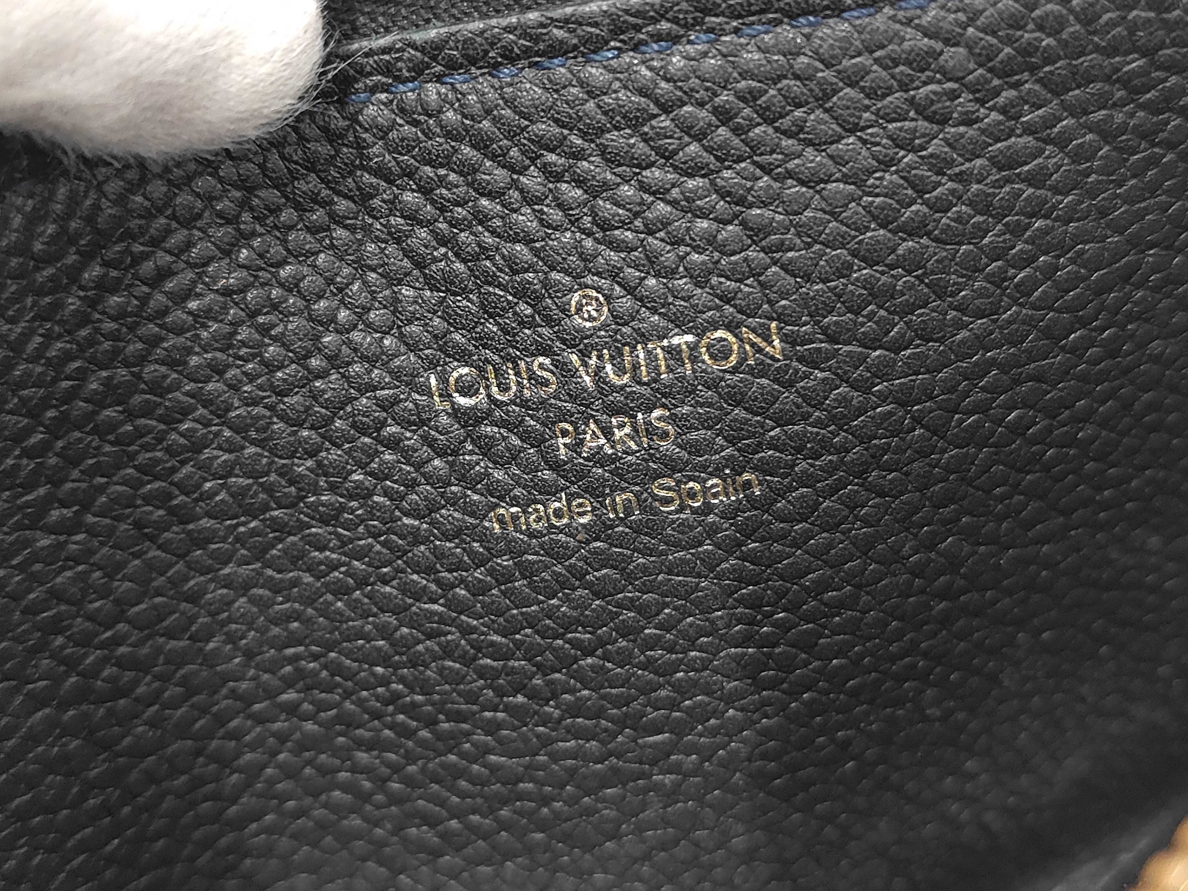 Case: Card Case — view 8