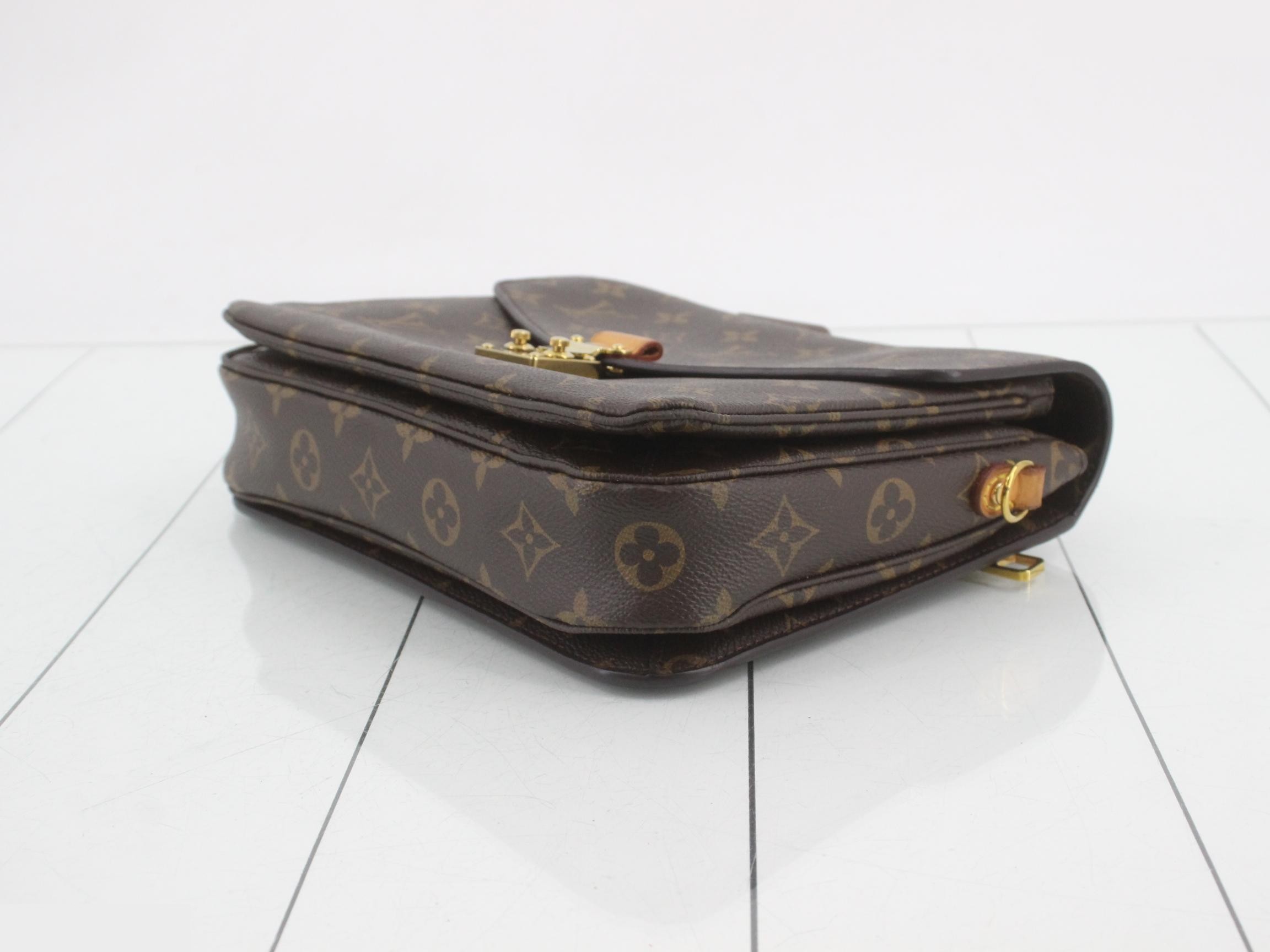 Monogram Pochette Metis MM 2-Way Handbag — view 6