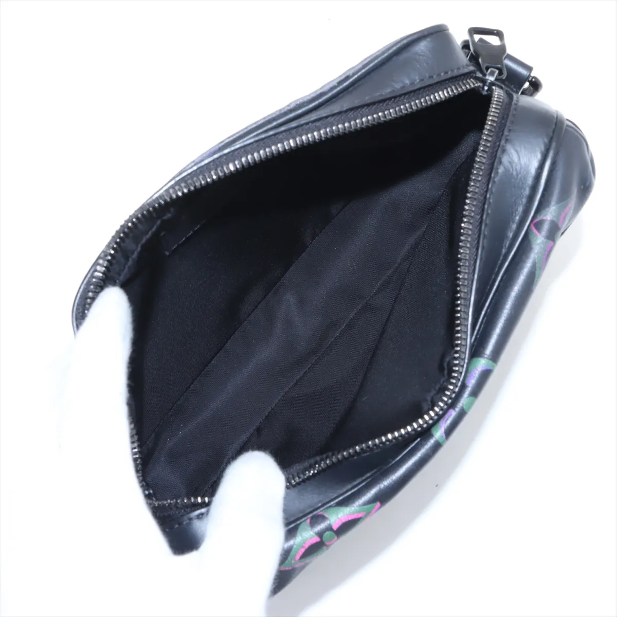 LV logo x leather Comet Messenger M22495, serial number unknown, black. — view 6