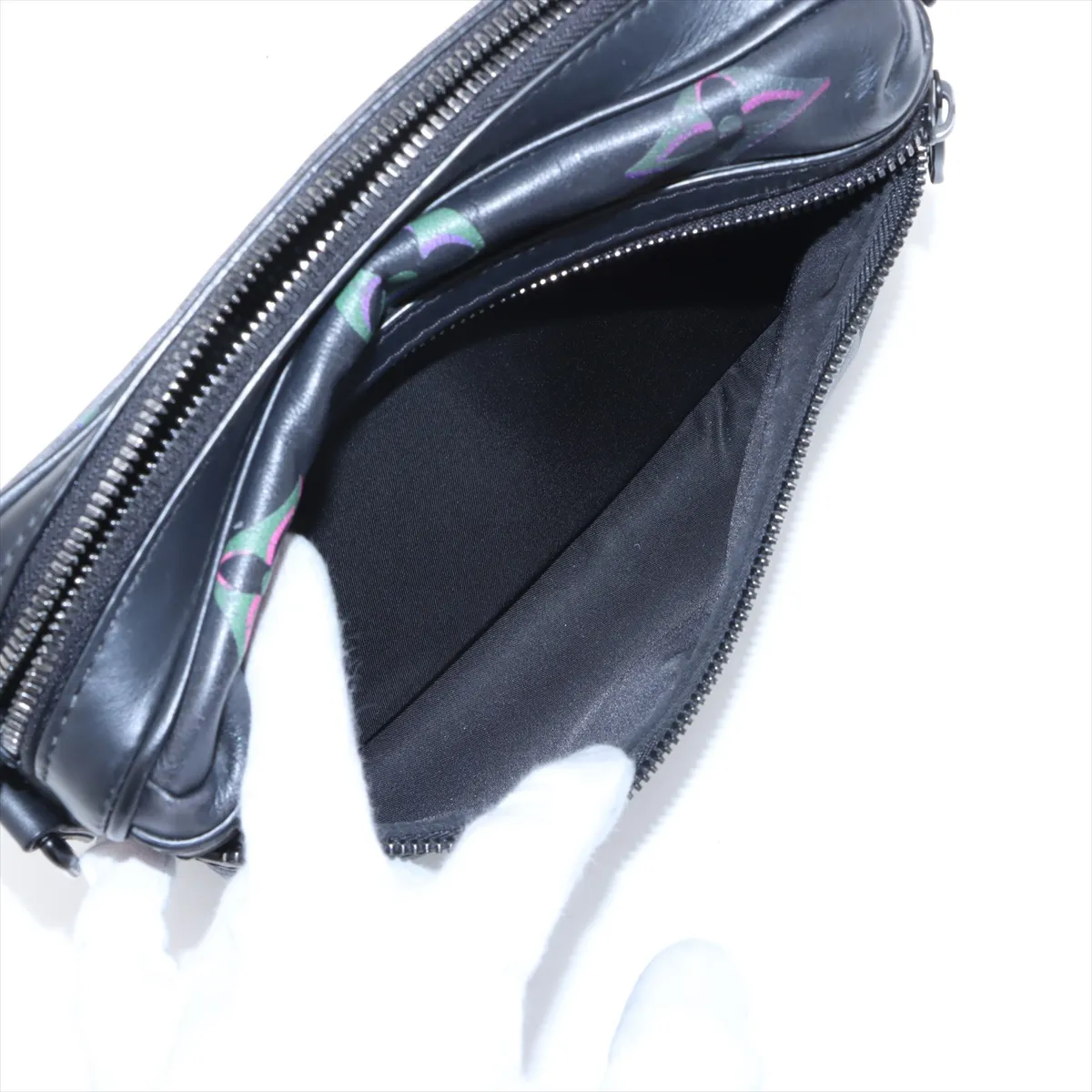 LV logo x leather Comet Messenger M22495, serial number unknown, black. — view 7