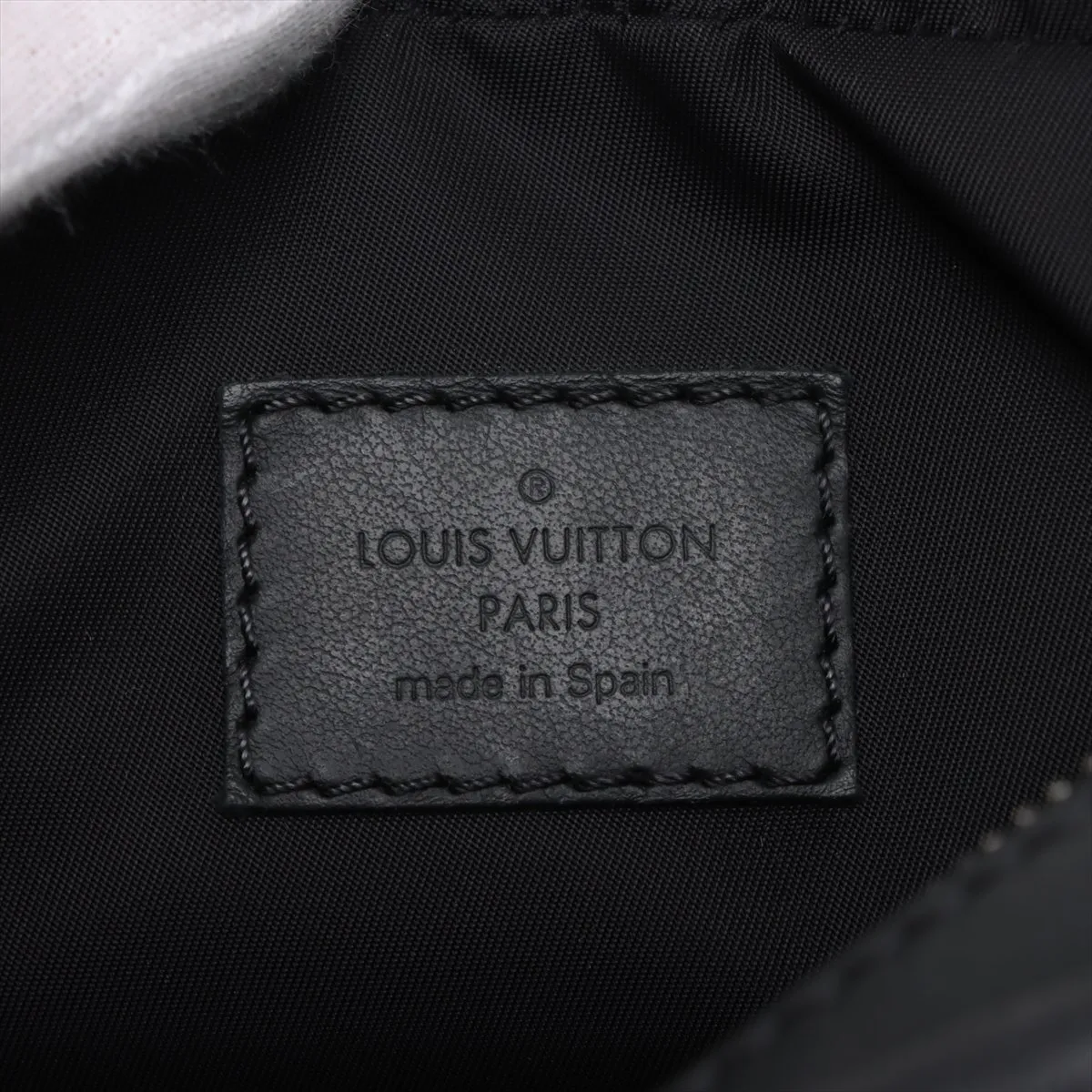 LV logo x leather Comet Messenger M22495, serial number unknown, black. — view 8