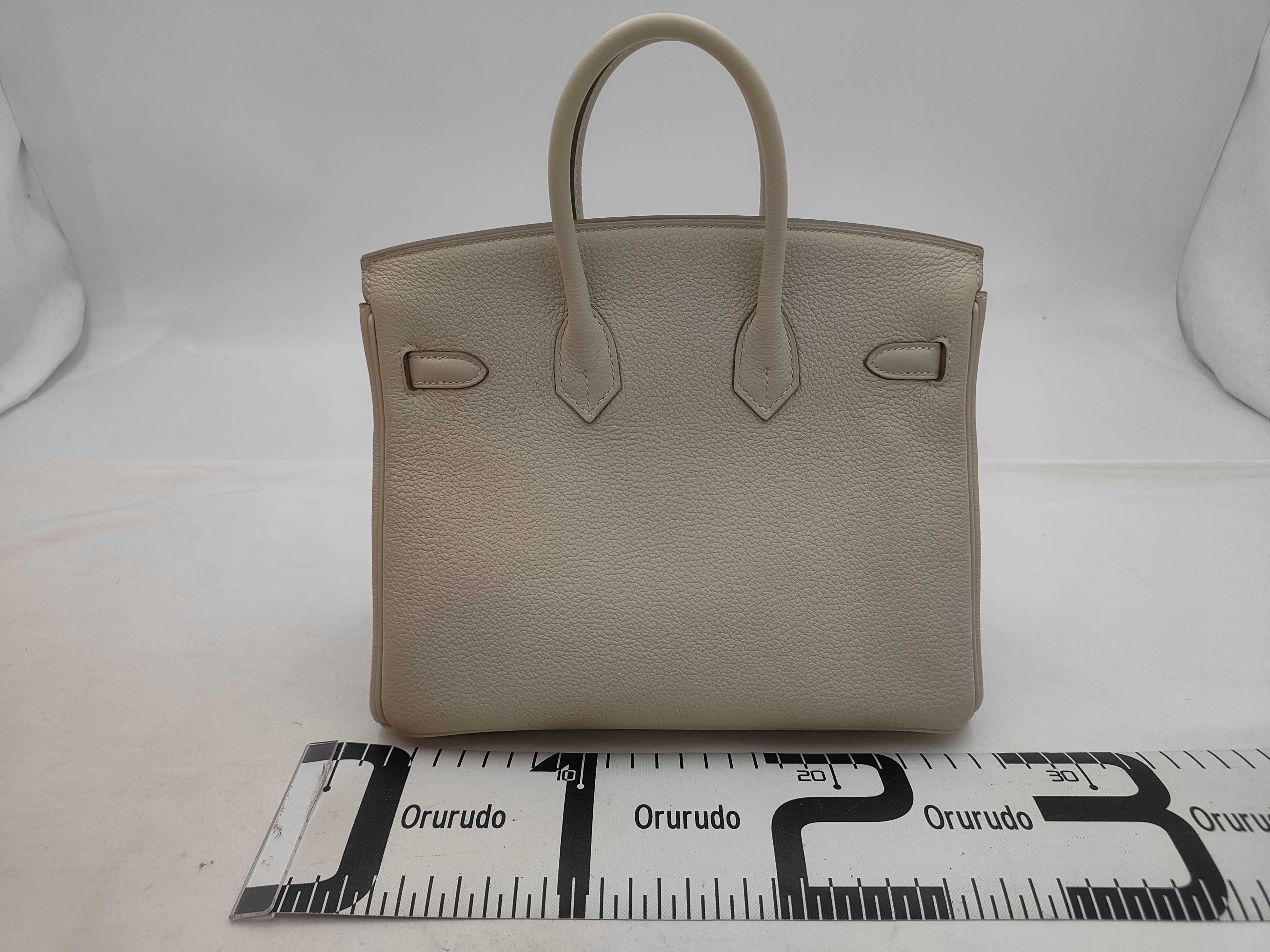 Birkin 25 Togo Leather Craie Gold Hardware U Stamp Handbag — view 2