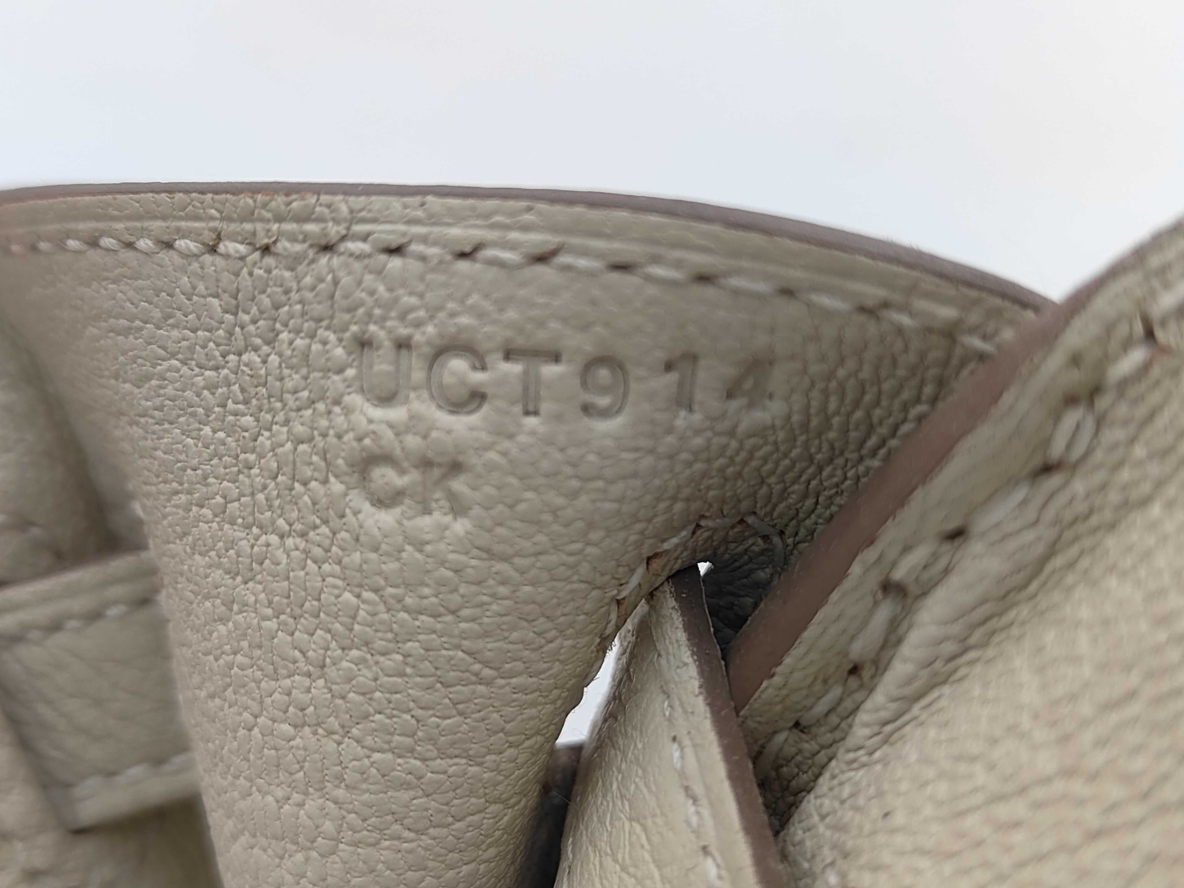 Birkin 25 Togo Leather Craie Gold Hardware U Stamp Handbag — view 10
