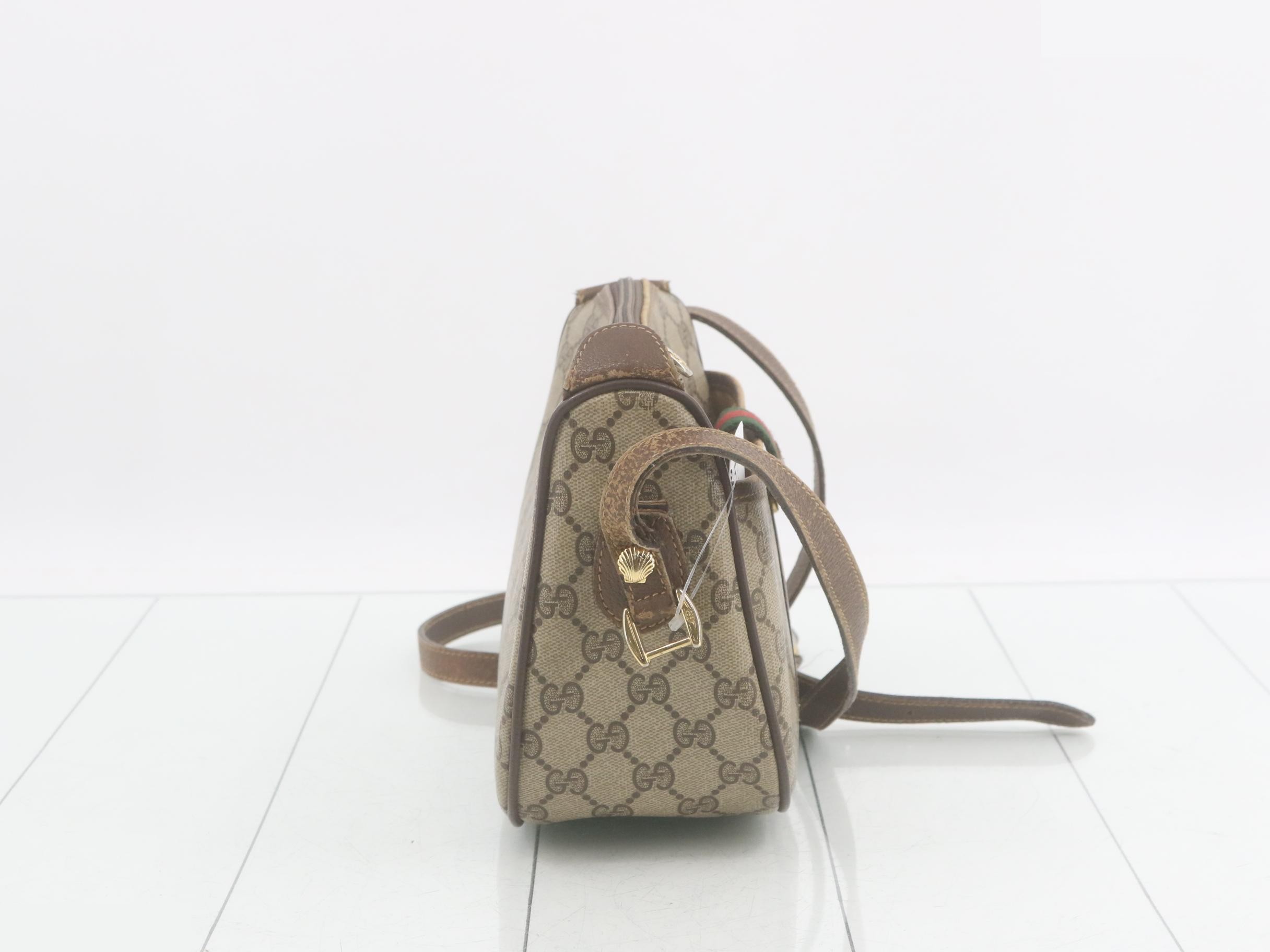 GG Supreme Shoulder Bag — view 4