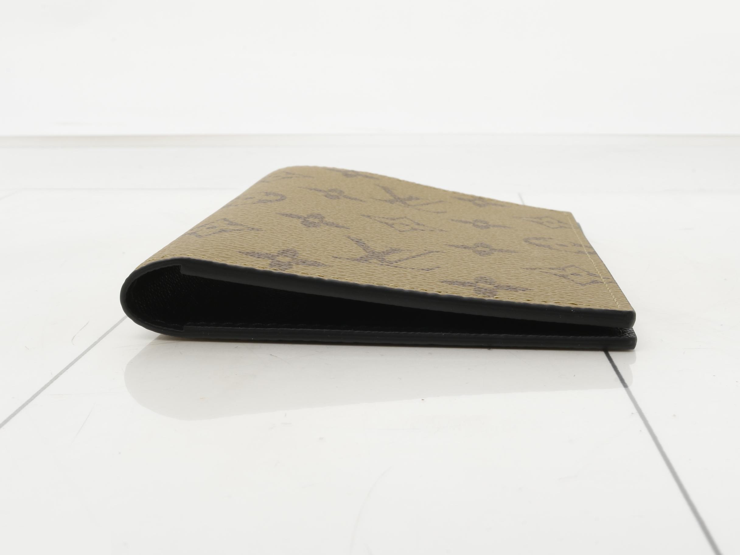 Couverture Passeport — view 3