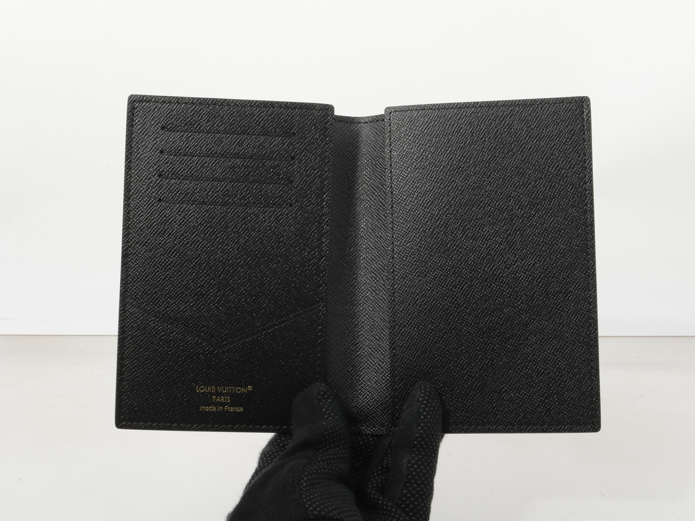 Couverture Passeport — view 4