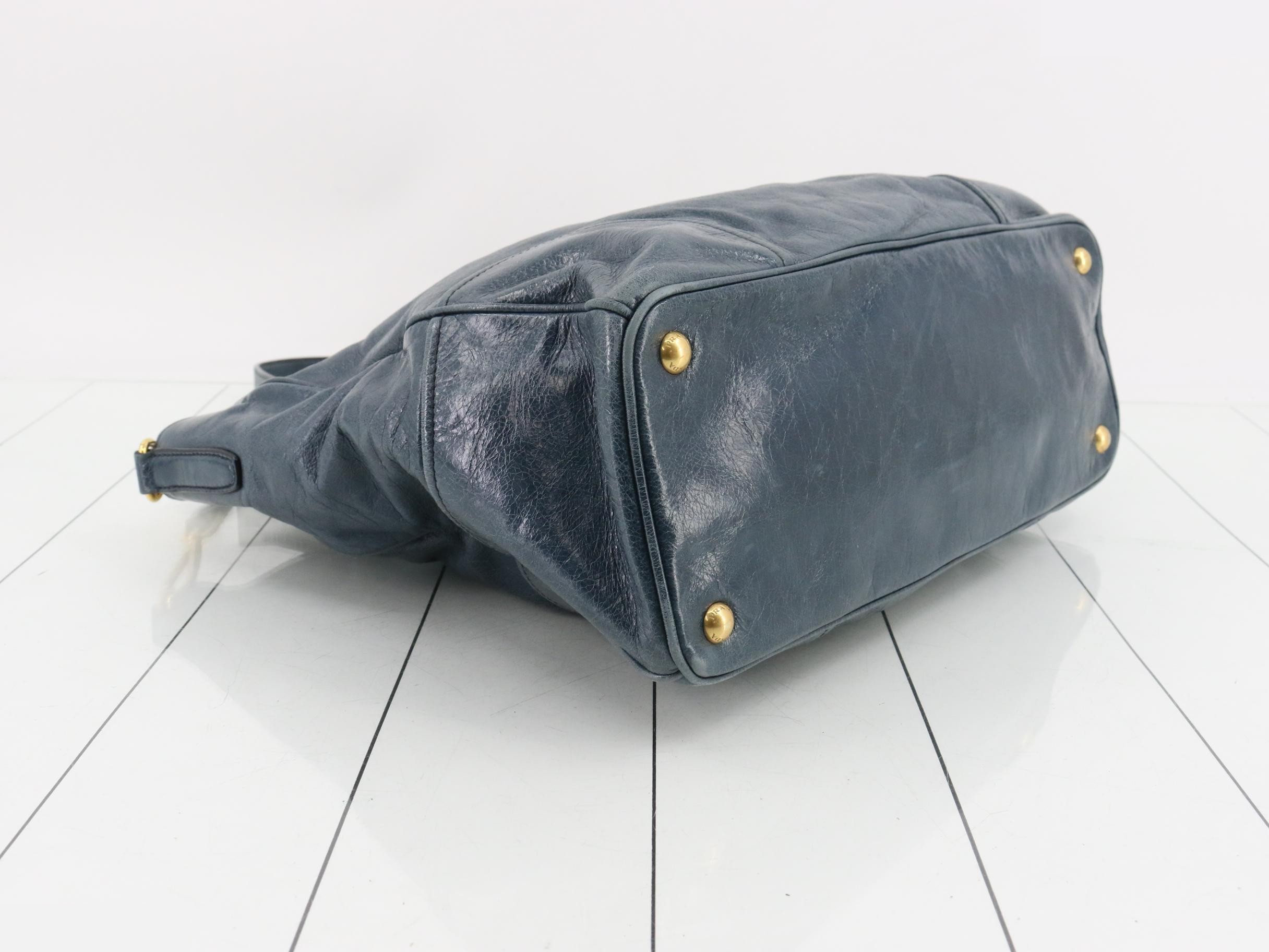 BN2326 Vitello Shine Shoulder Bag — view 5