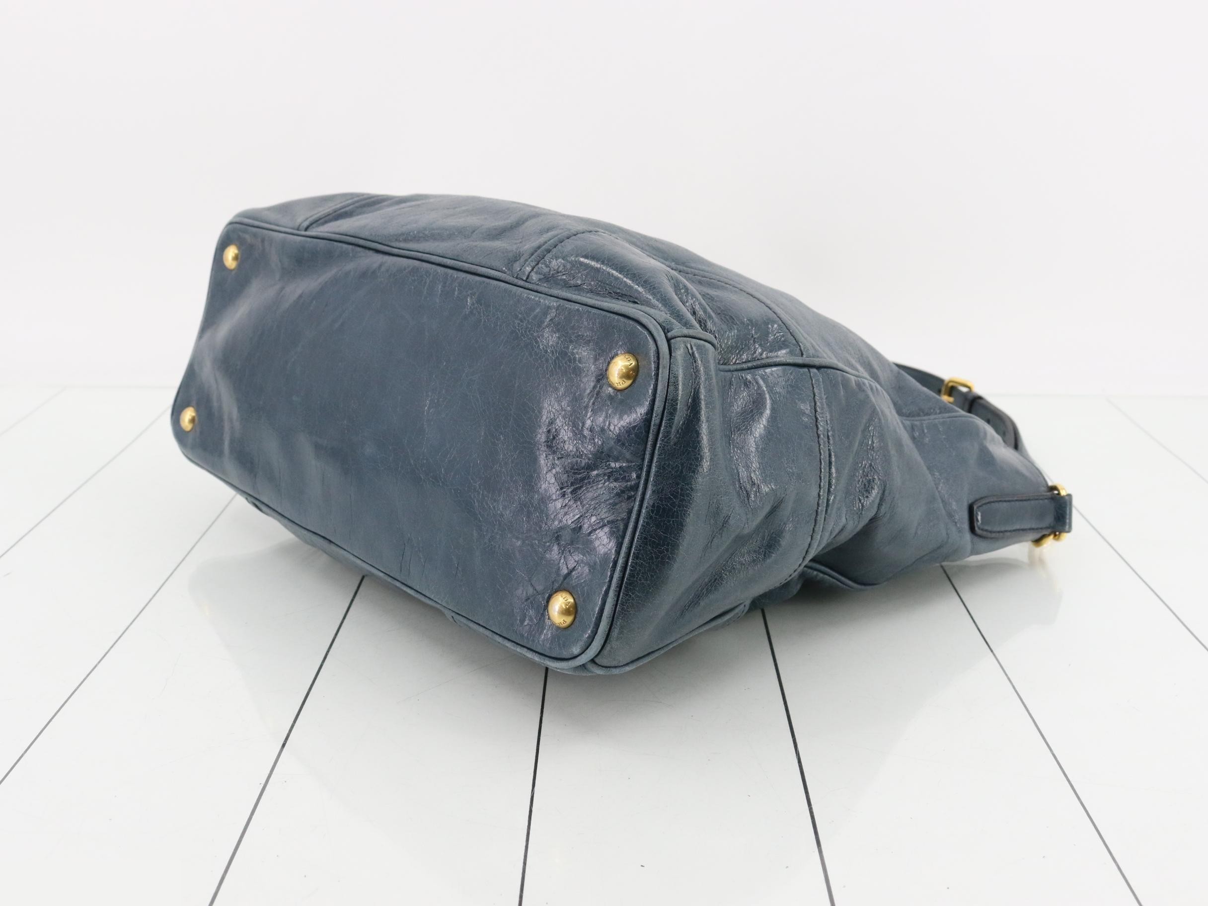 BN2326 Vitello Shine Shoulder Bag — view 6