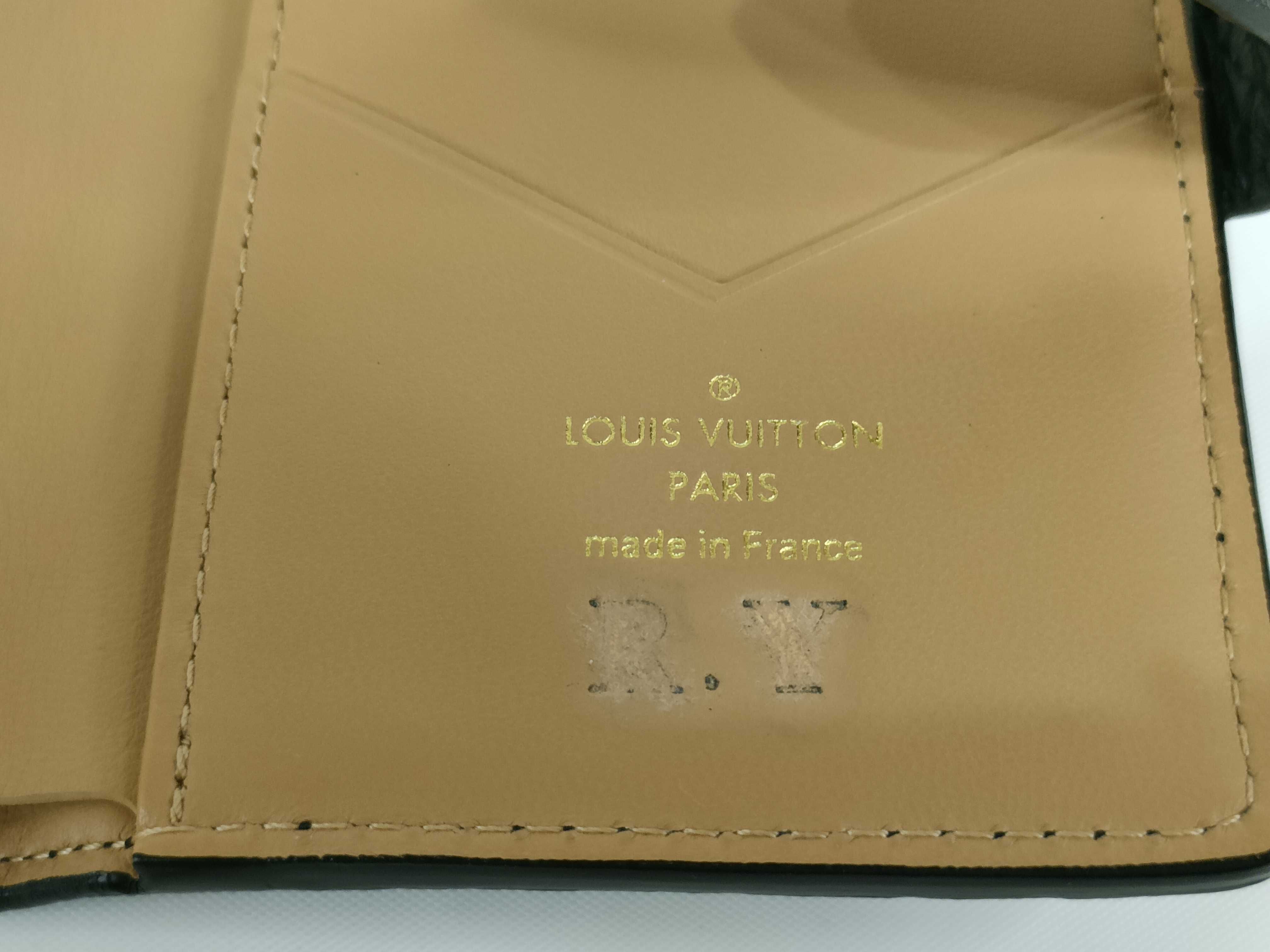 LV Vertical Compact Capucines M81561 IC Wallet — view 11