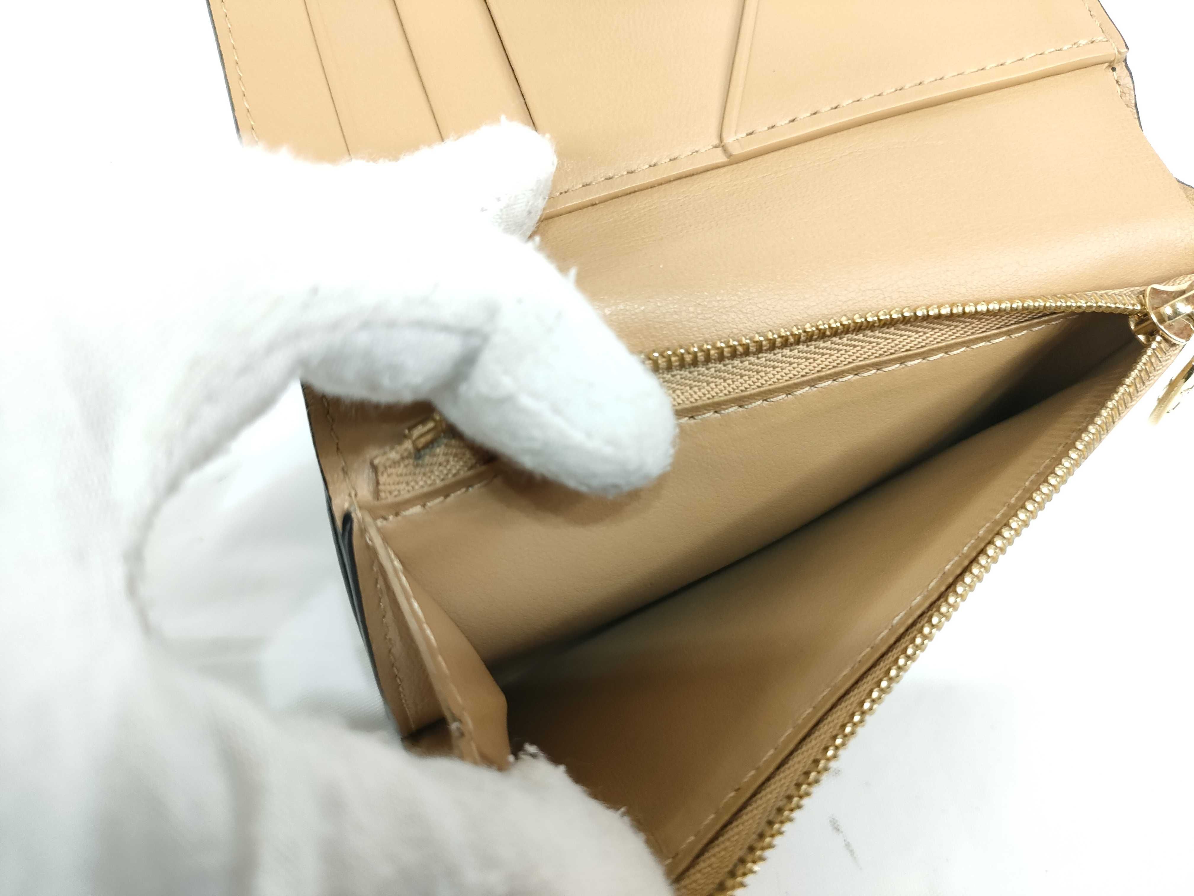 LV Vertical Compact Capucines M81561 IC Wallet — view 12