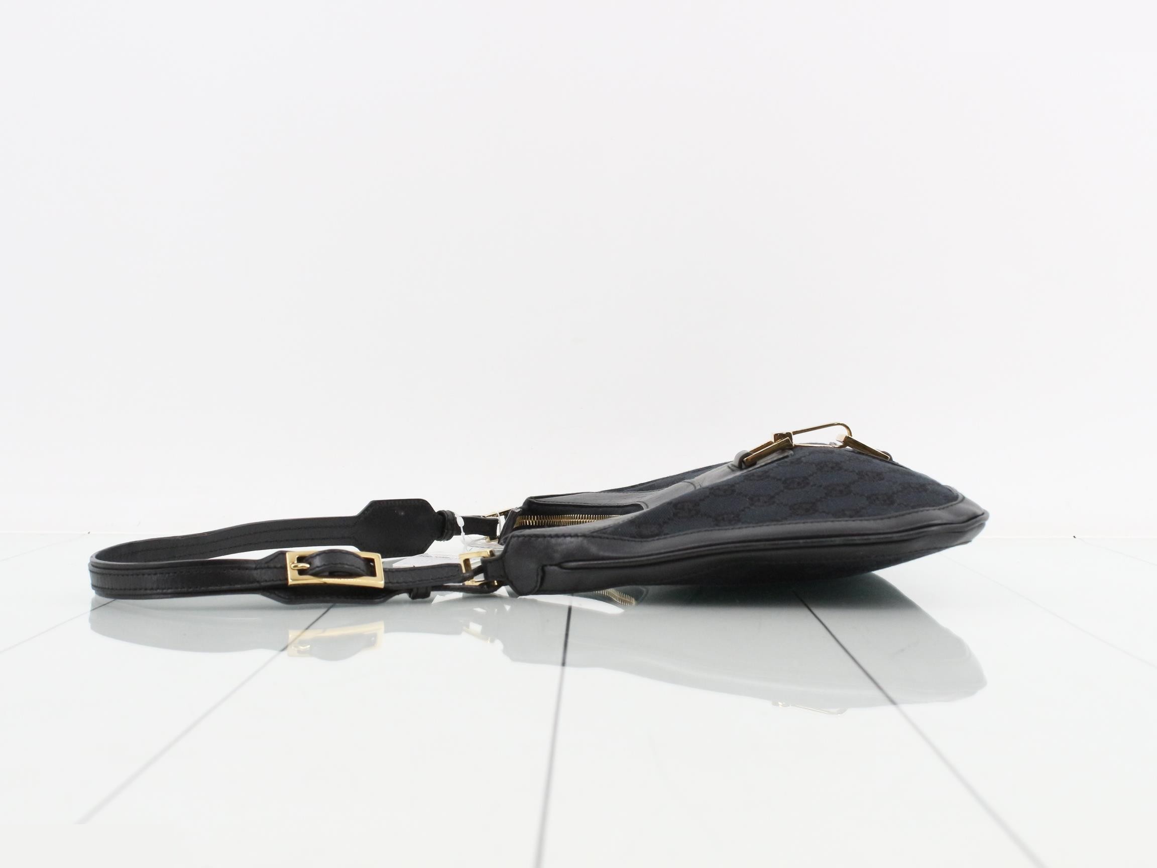GG Canvas Shoulder Bag — view 4