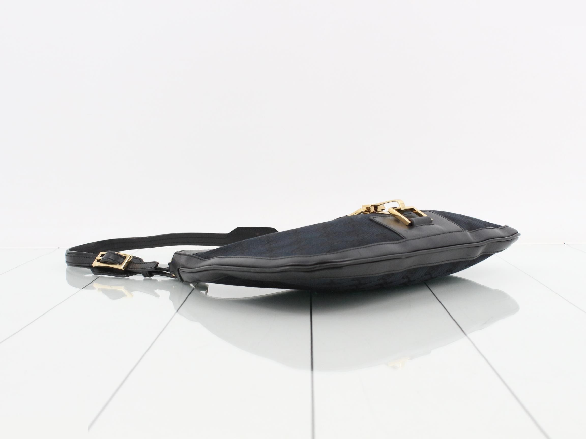 GG Canvas Shoulder Bag — view 5